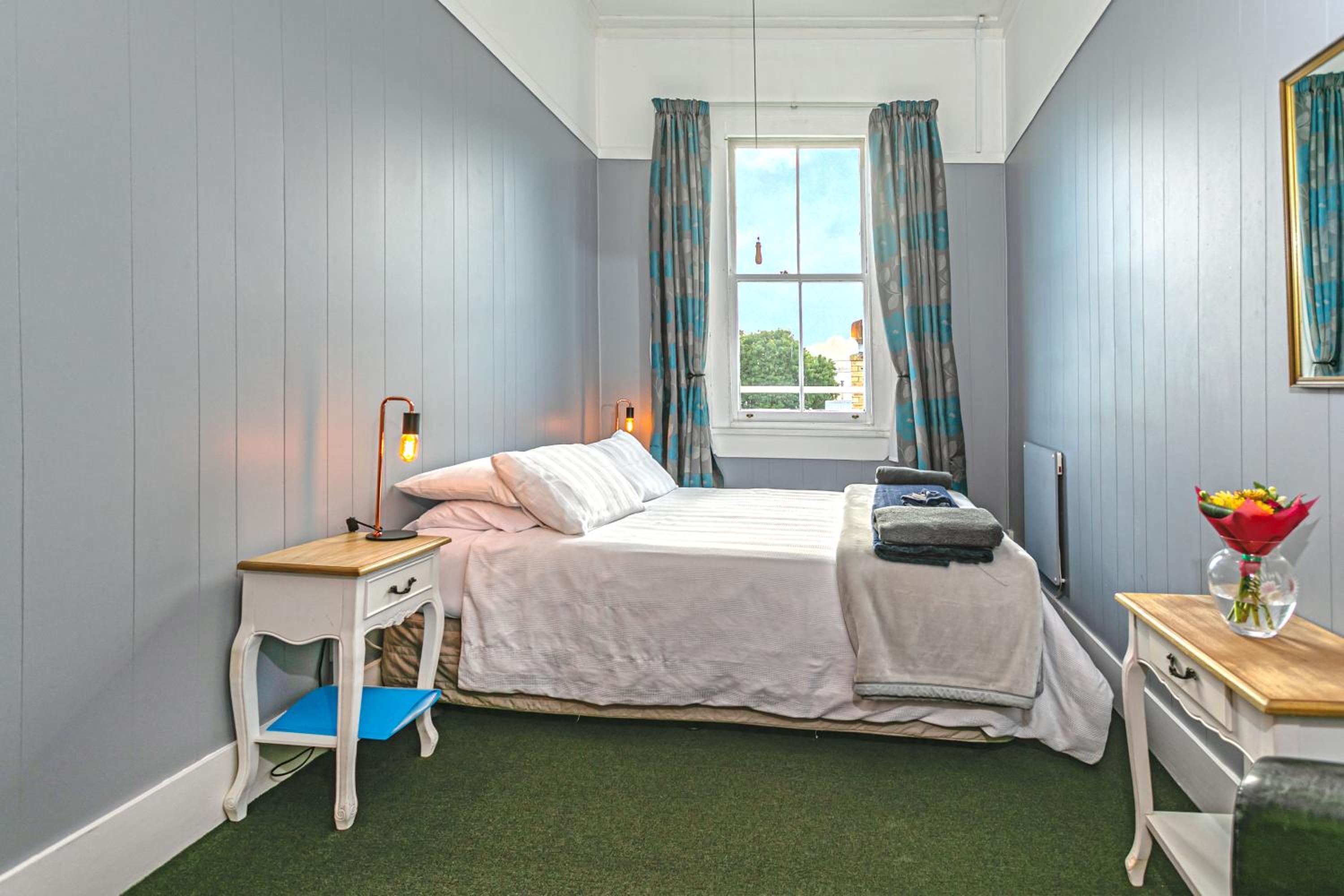 Queen Room - Photo 2
