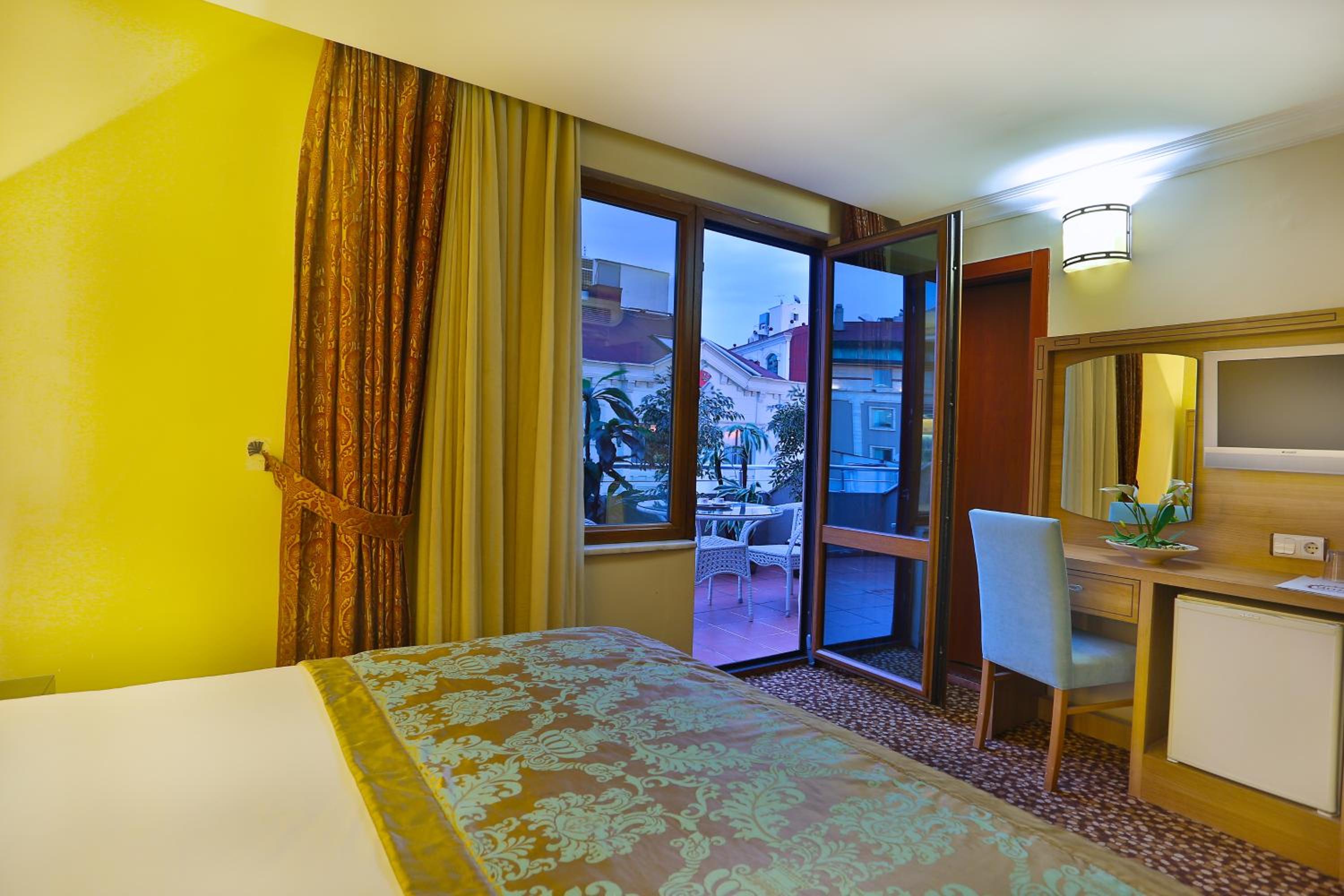 Double or Twin Room photo 3
