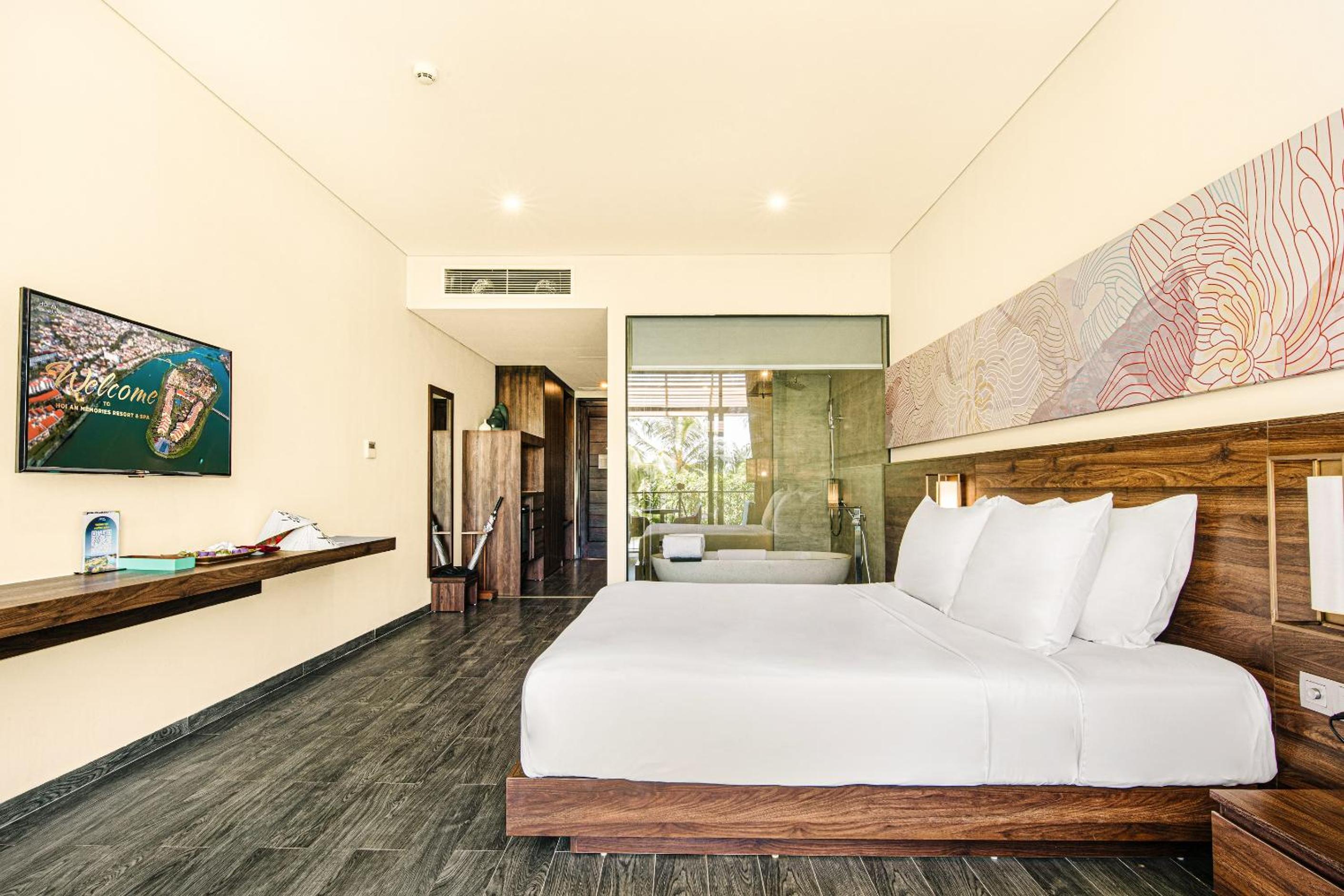 Premier King Room with River View - Photo 4