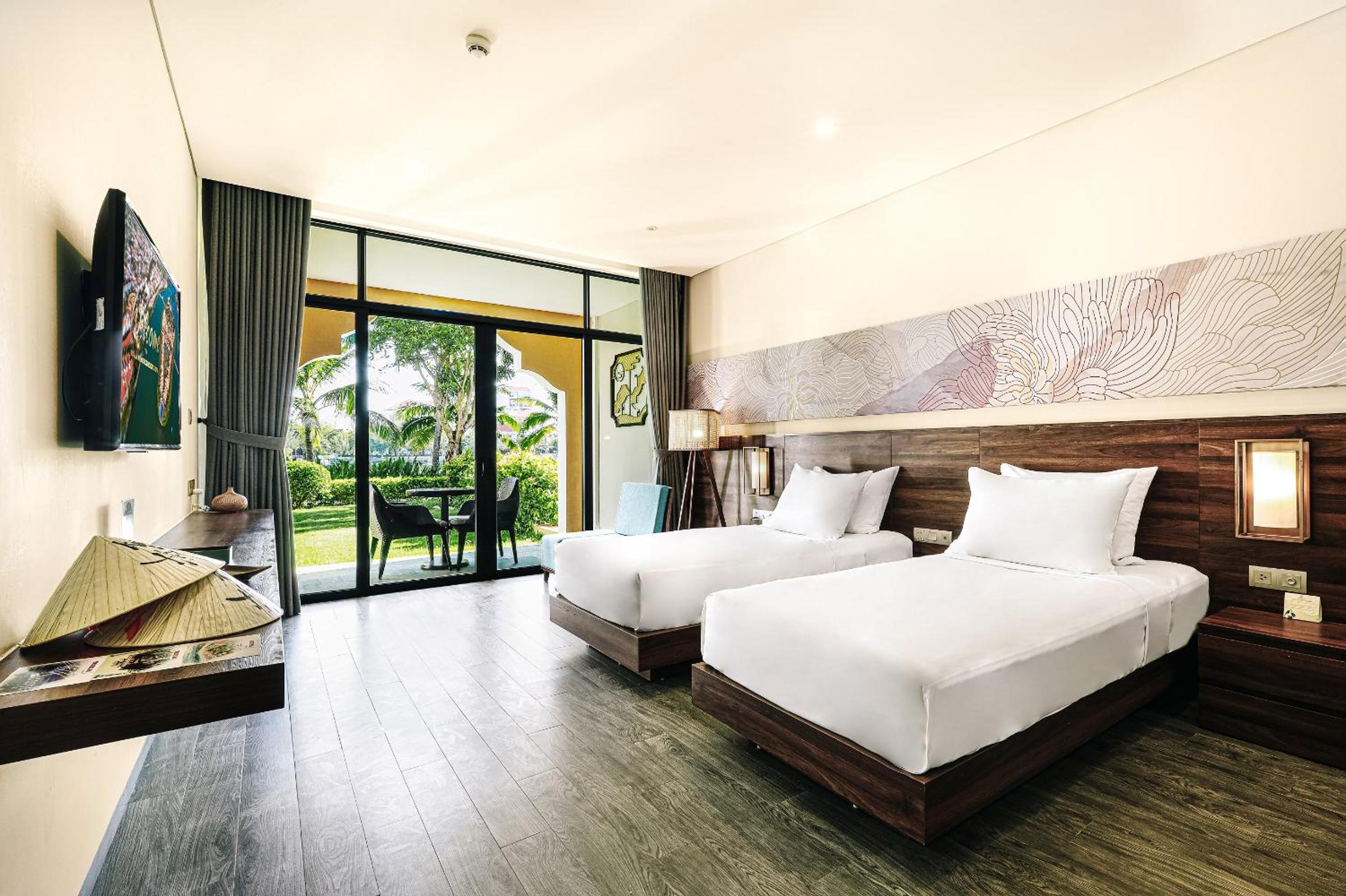 Premier Twin Room with River View - Photo 10