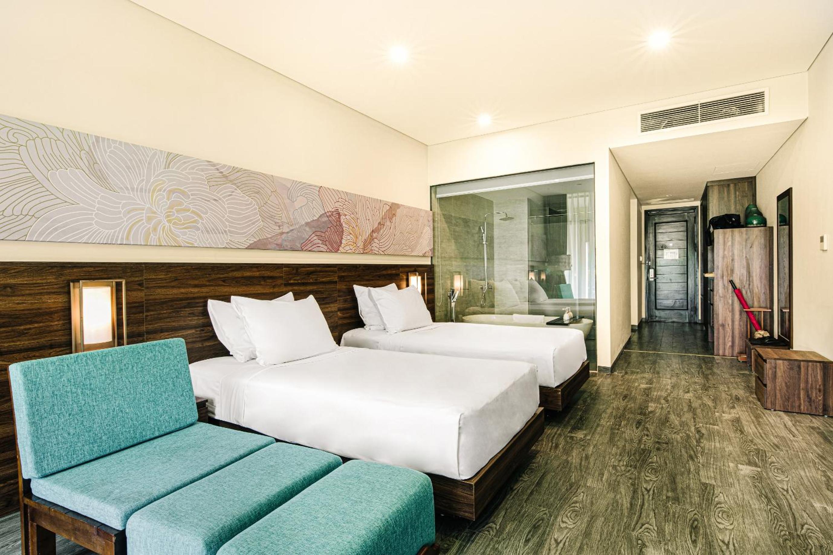 Premier Twin Room with River View - Photo 9