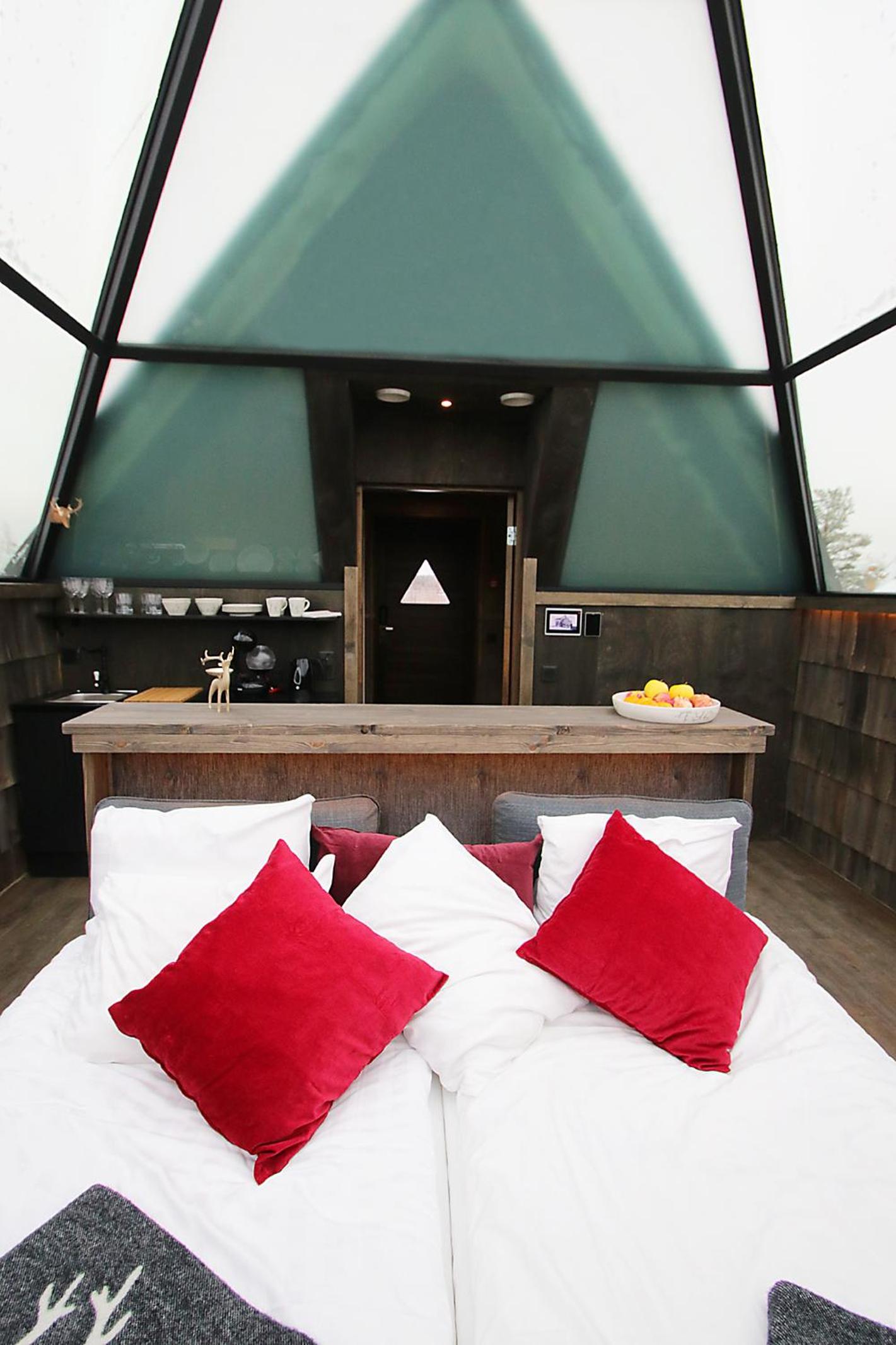 Deluxe Double or Twin Room - Photo 12