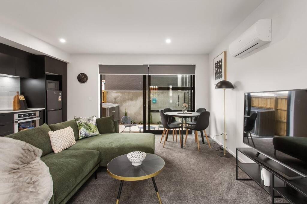 Two-Bedroom Apartment photo 2