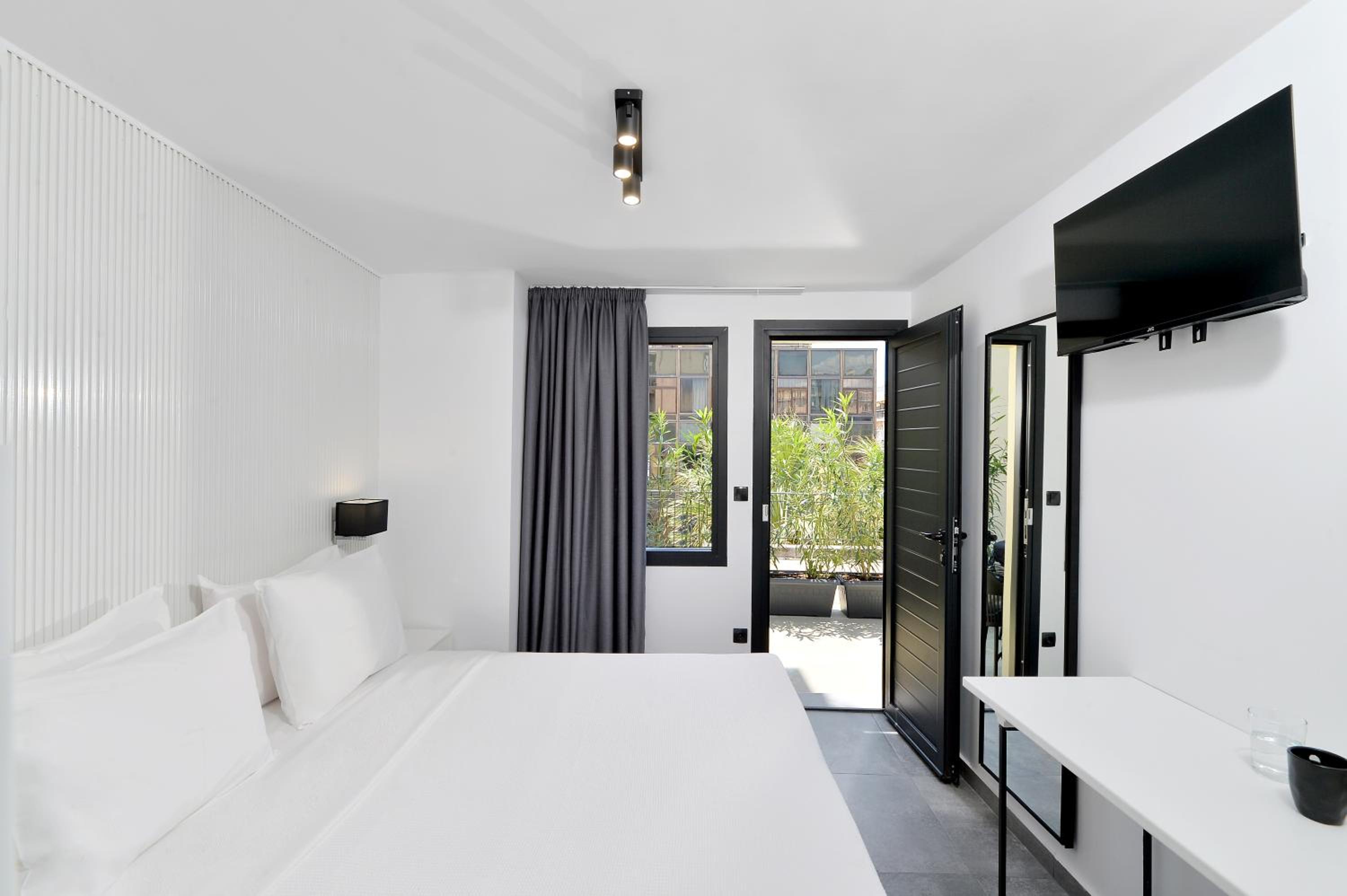 Budget Double Room photo 2