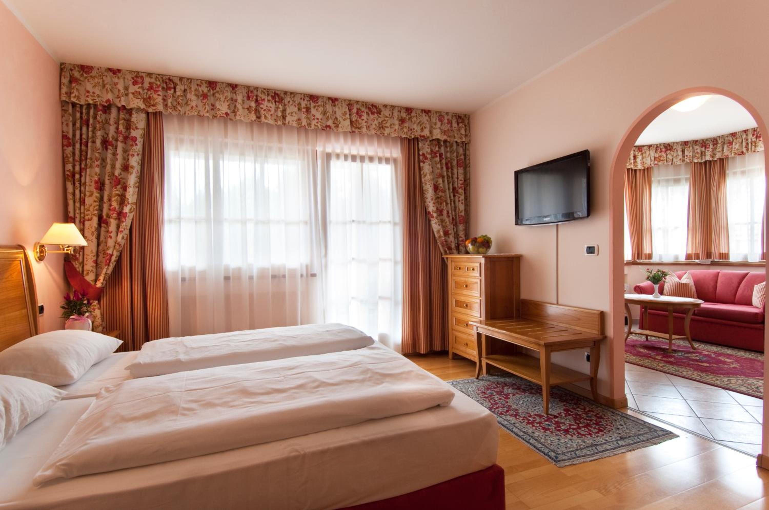 Suite with Balcony - Photo 11