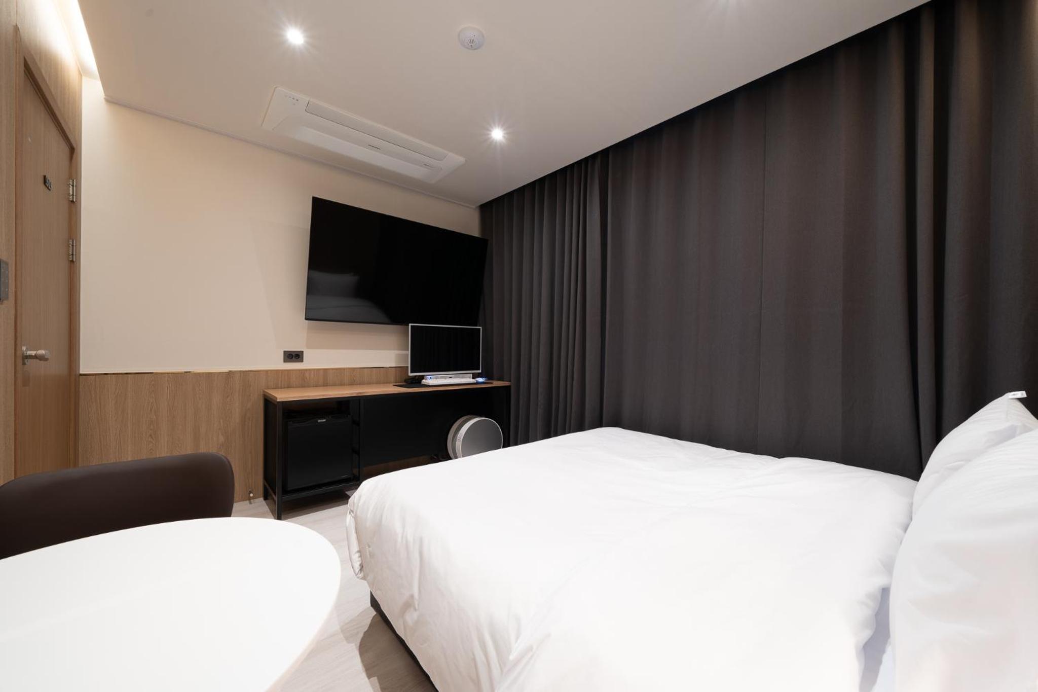 Deluxe Suite - Photo 1