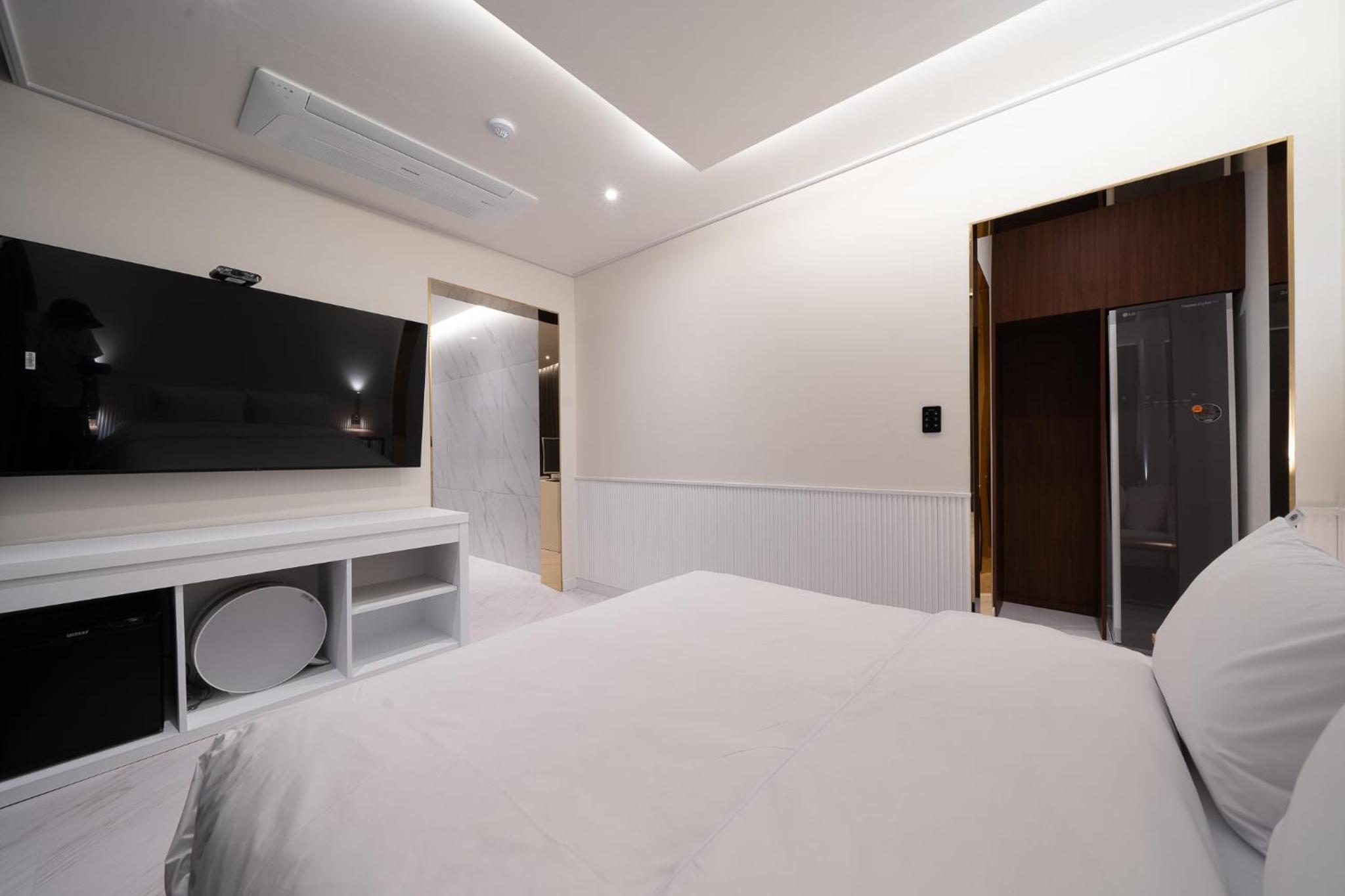 Suite with Sauna - Photo 2