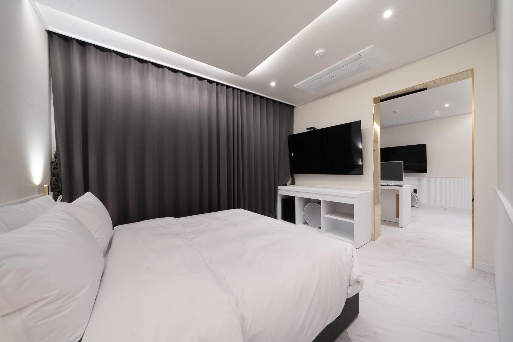 Suite with Sauna - Photo 1