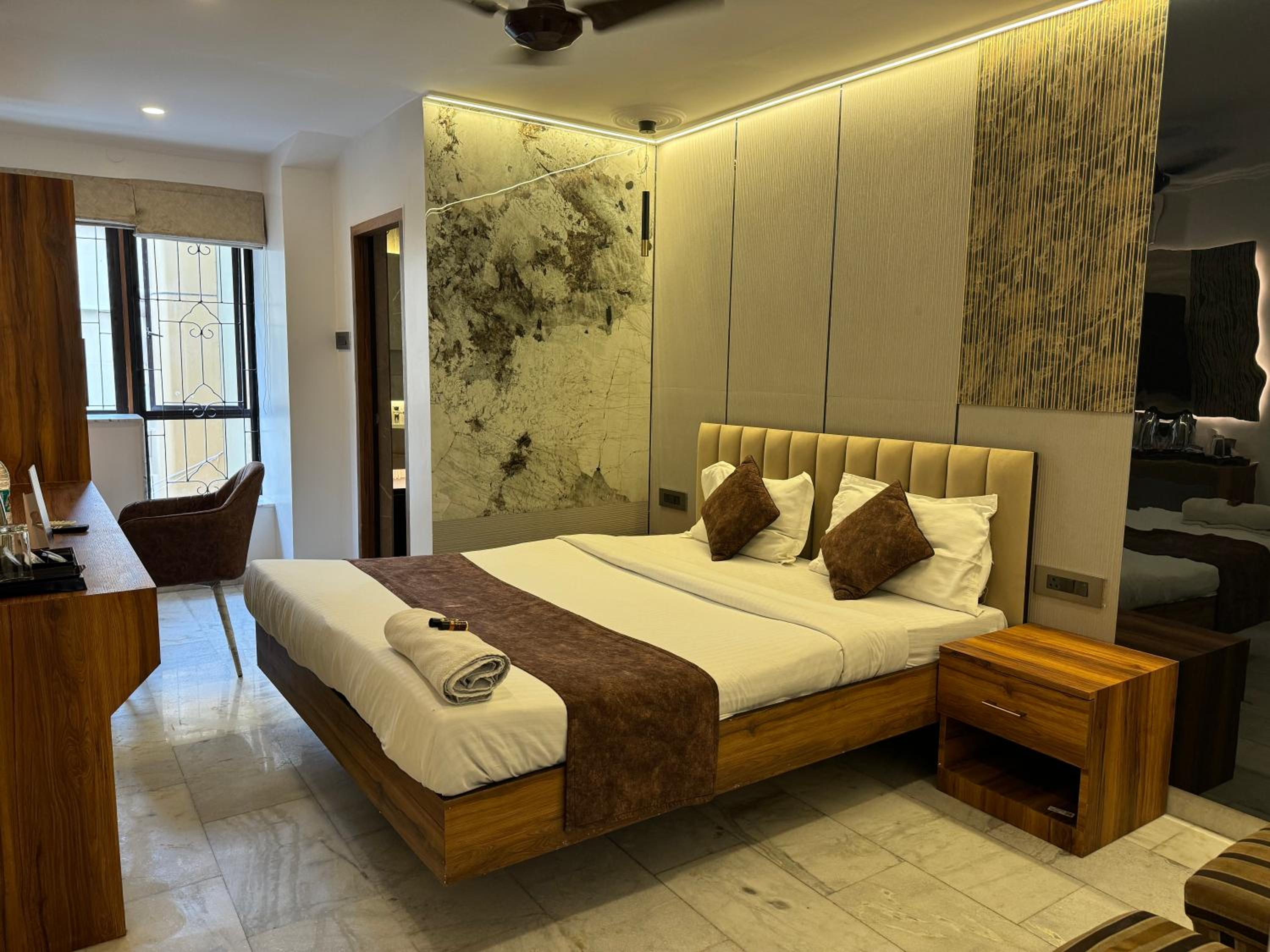 Deluxe Double Room - Photo 1