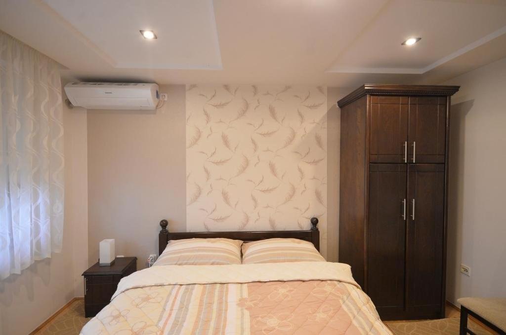 Double Room with Balcony (2 Adults + 1 Child) photo 3
