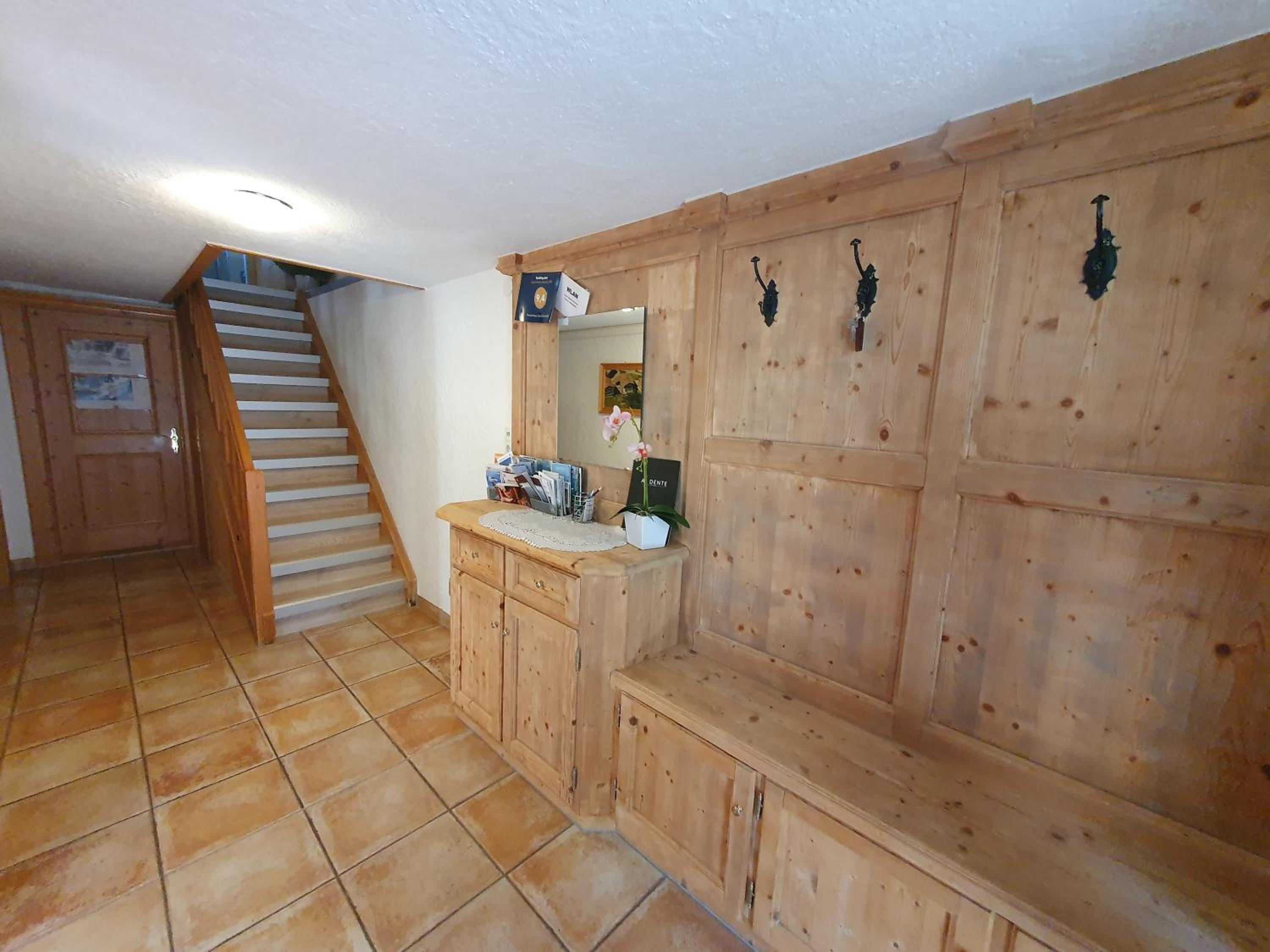 Three-Bedroom Apartment with Mountain View photo 3