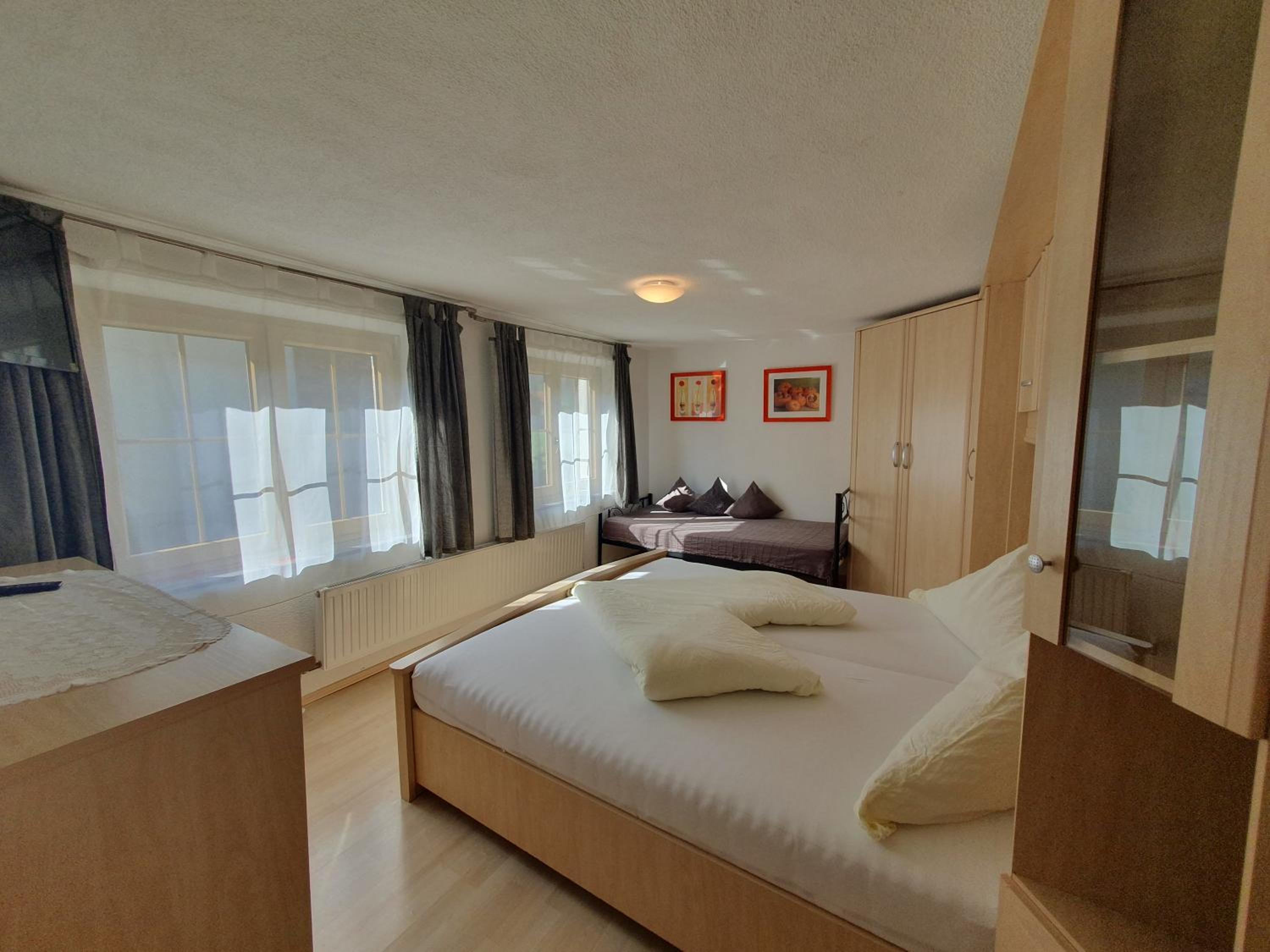 Three-Bedroom Apartment with Mountain View photo 2