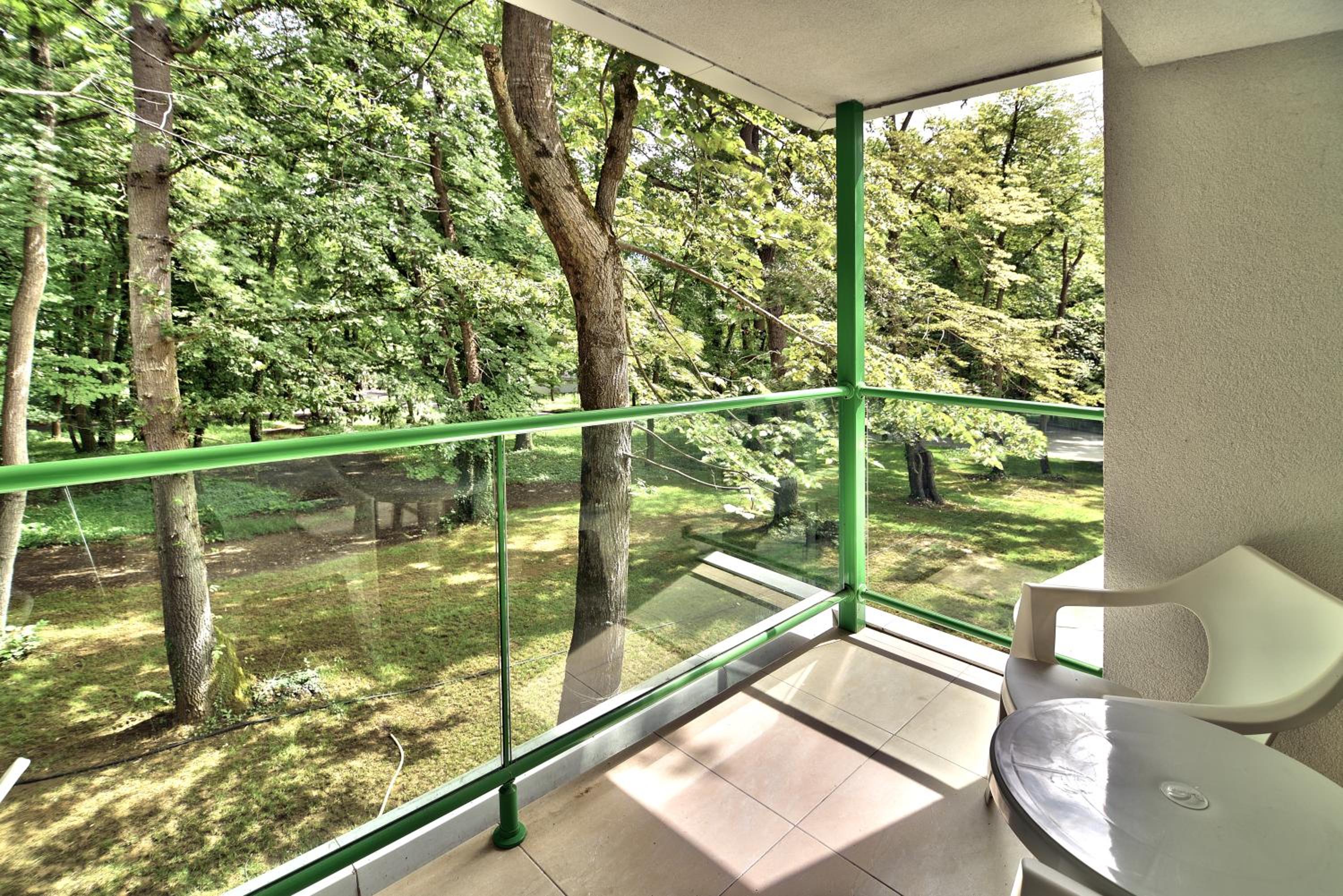 Standard Studio with Balcony ( 2 Adults ) - Free Parking photo 3