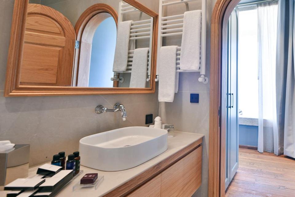 Suite with Balcony photo 2