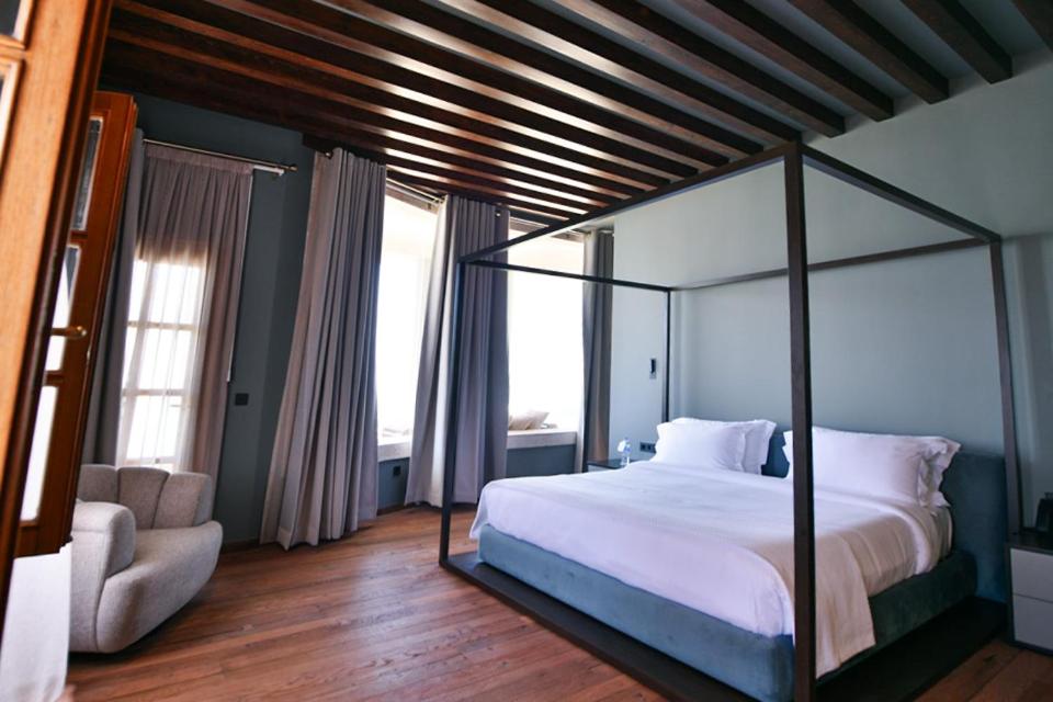 Suite with Balcony photo 3