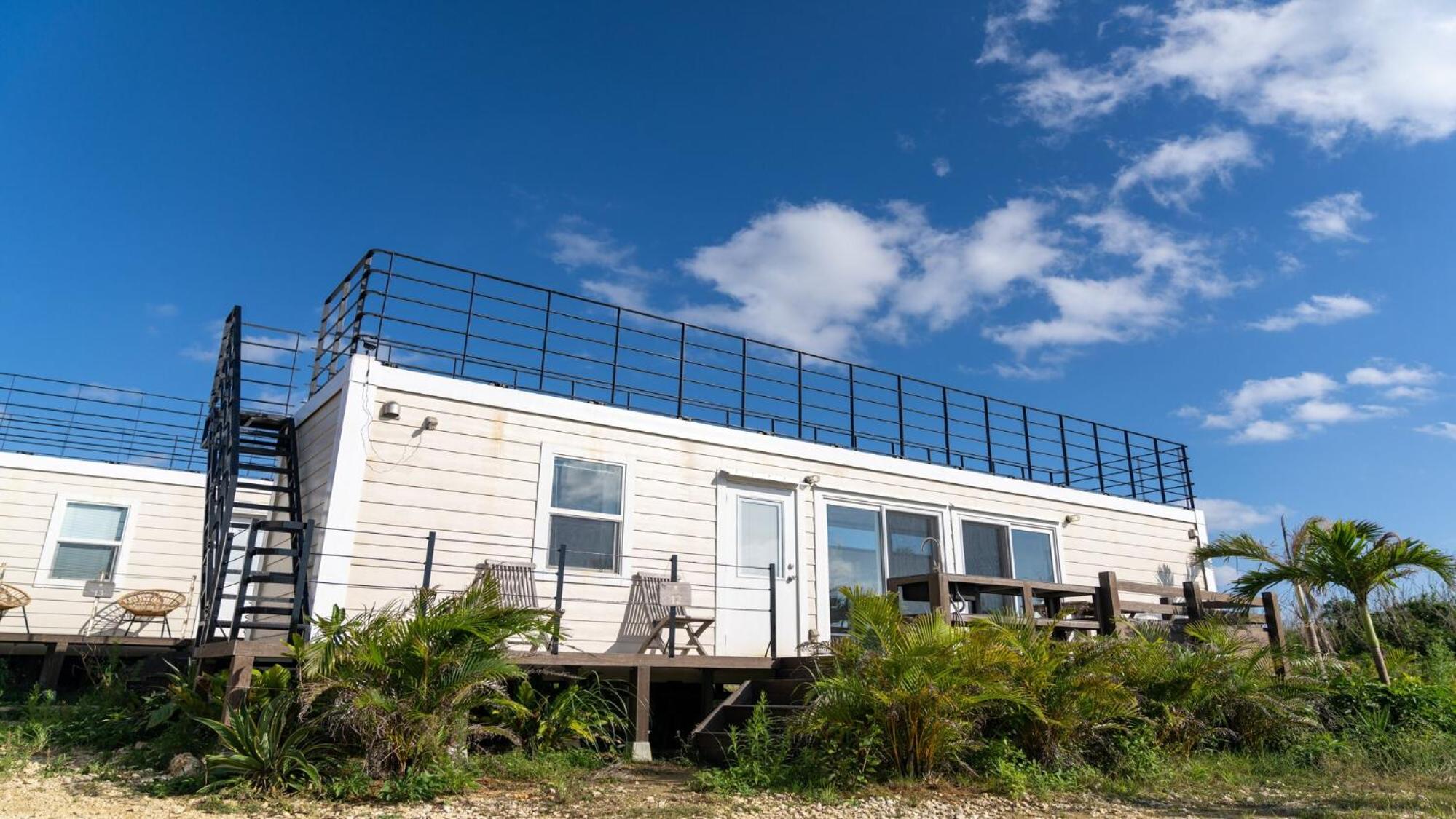 Four-Bedroom Villa with Rooftop and Wood deck - Photo 28