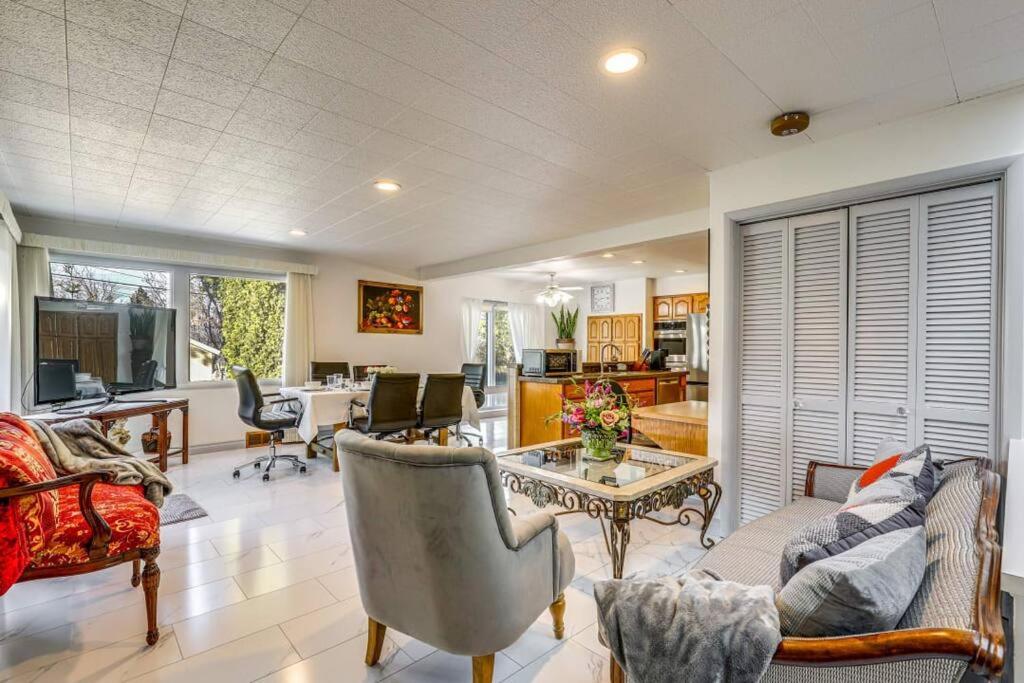 Five-Bedroom House photo 1