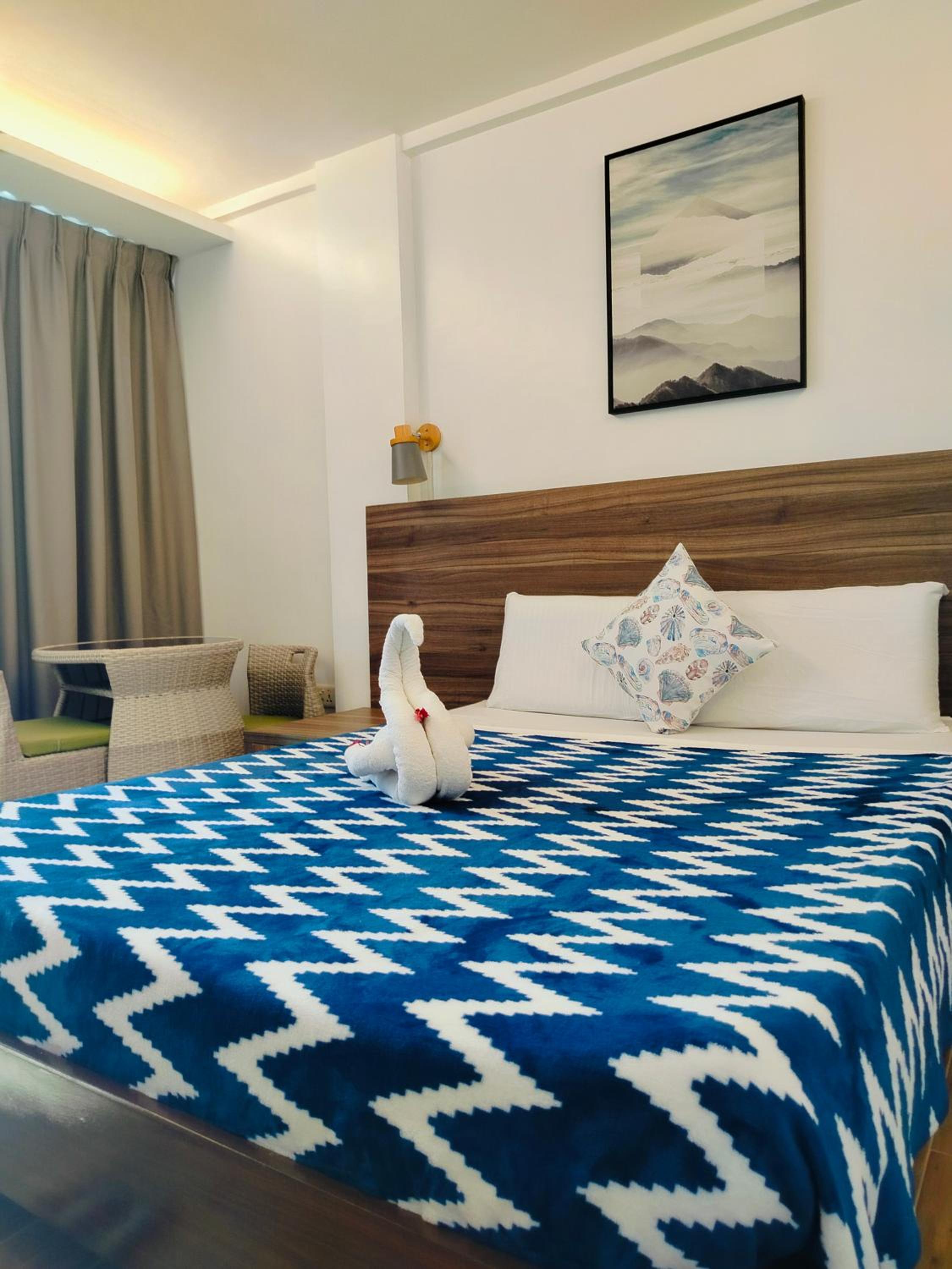 Queen Suite with Sea View