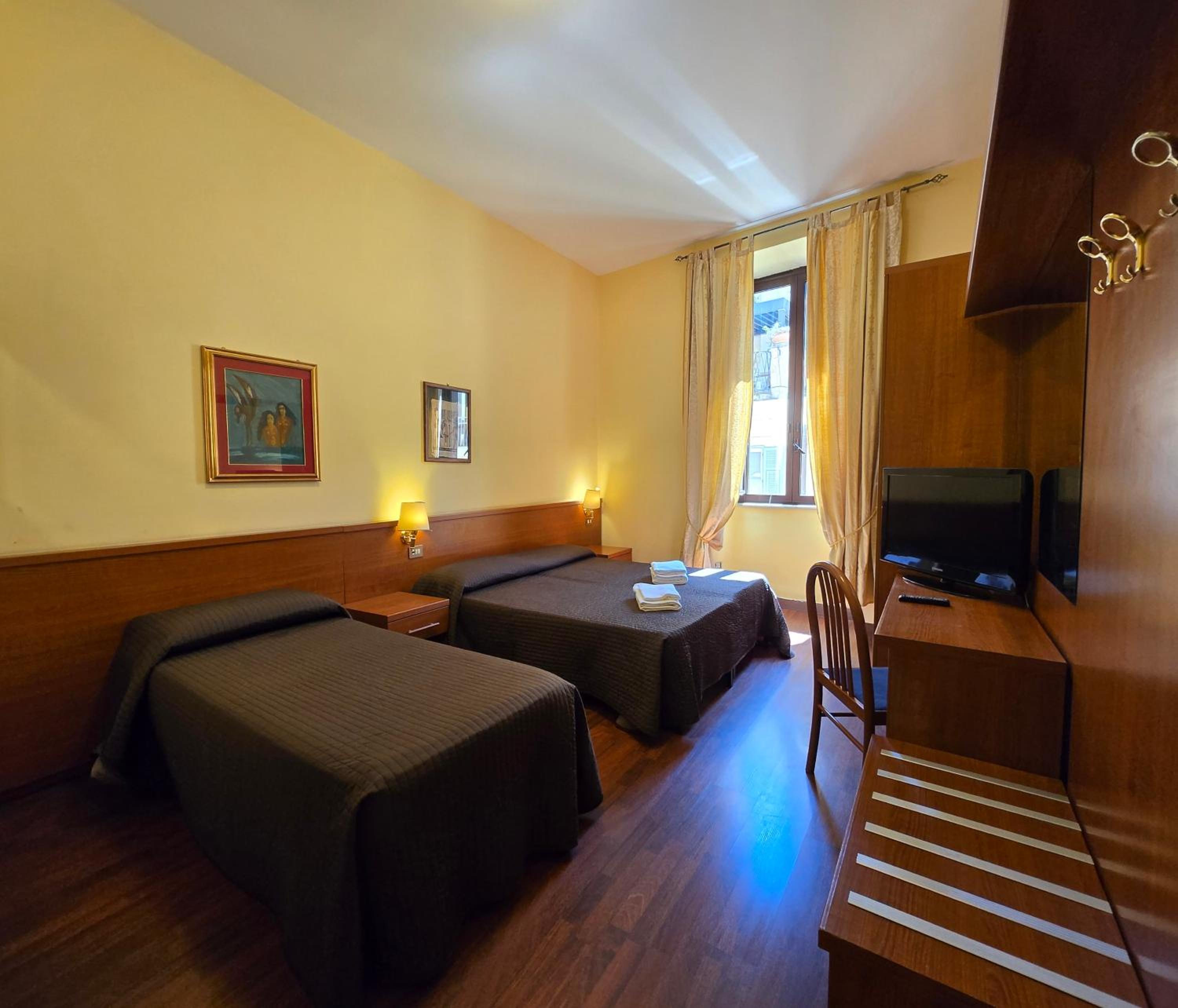 Triple Room with Private Bathroom photo 2