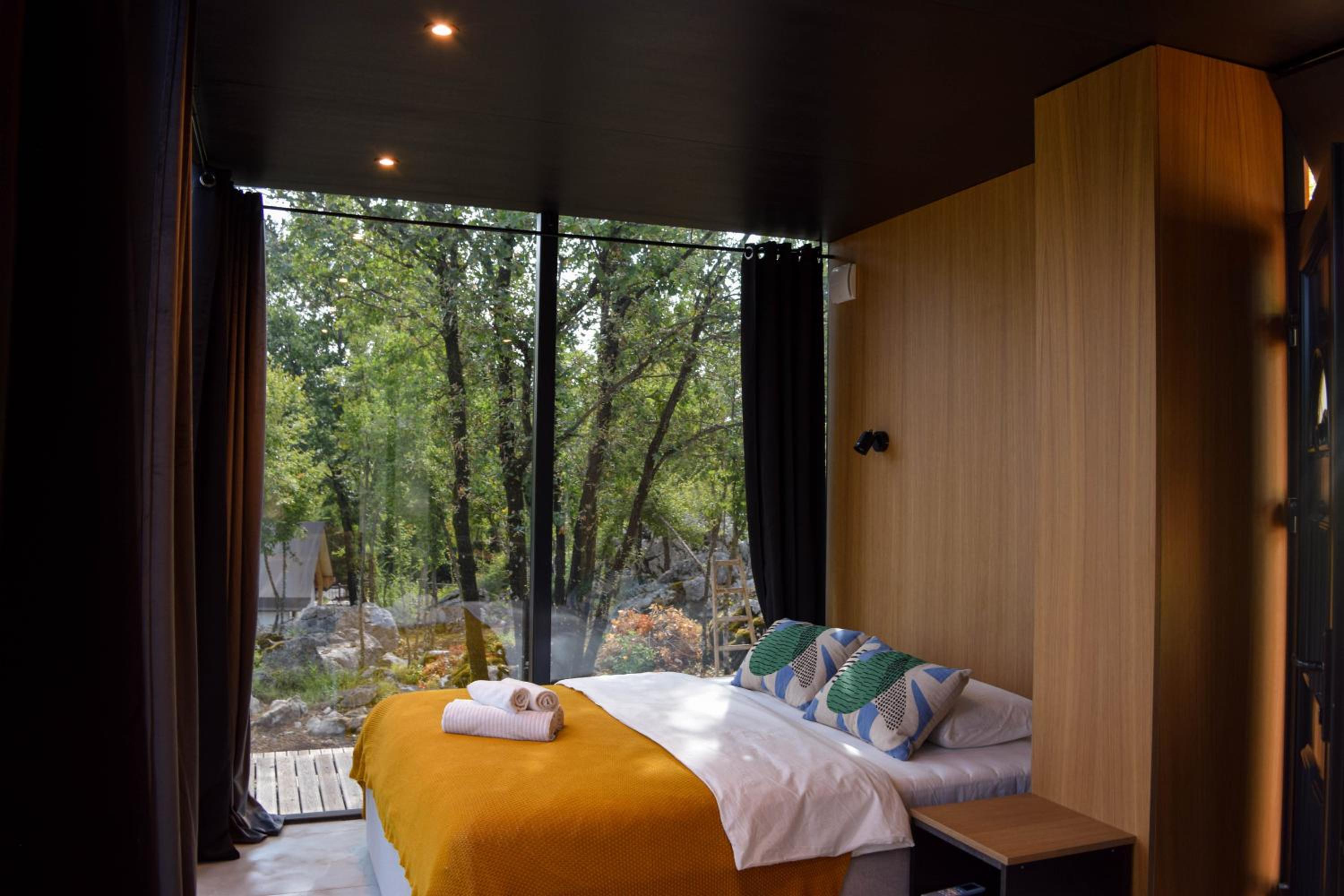 One-Bedroom Apartment with Garden View