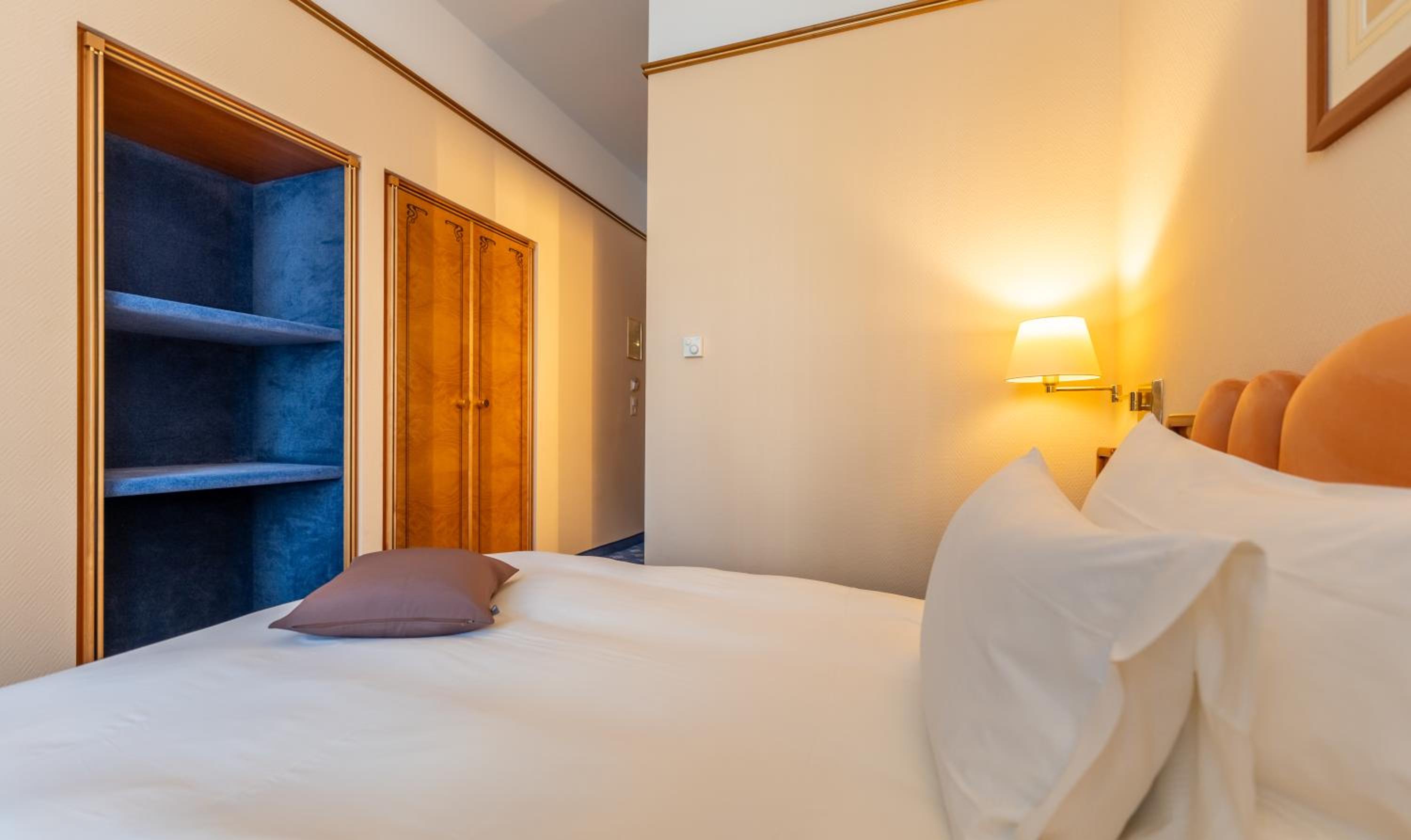 Standard Single Room with Street View