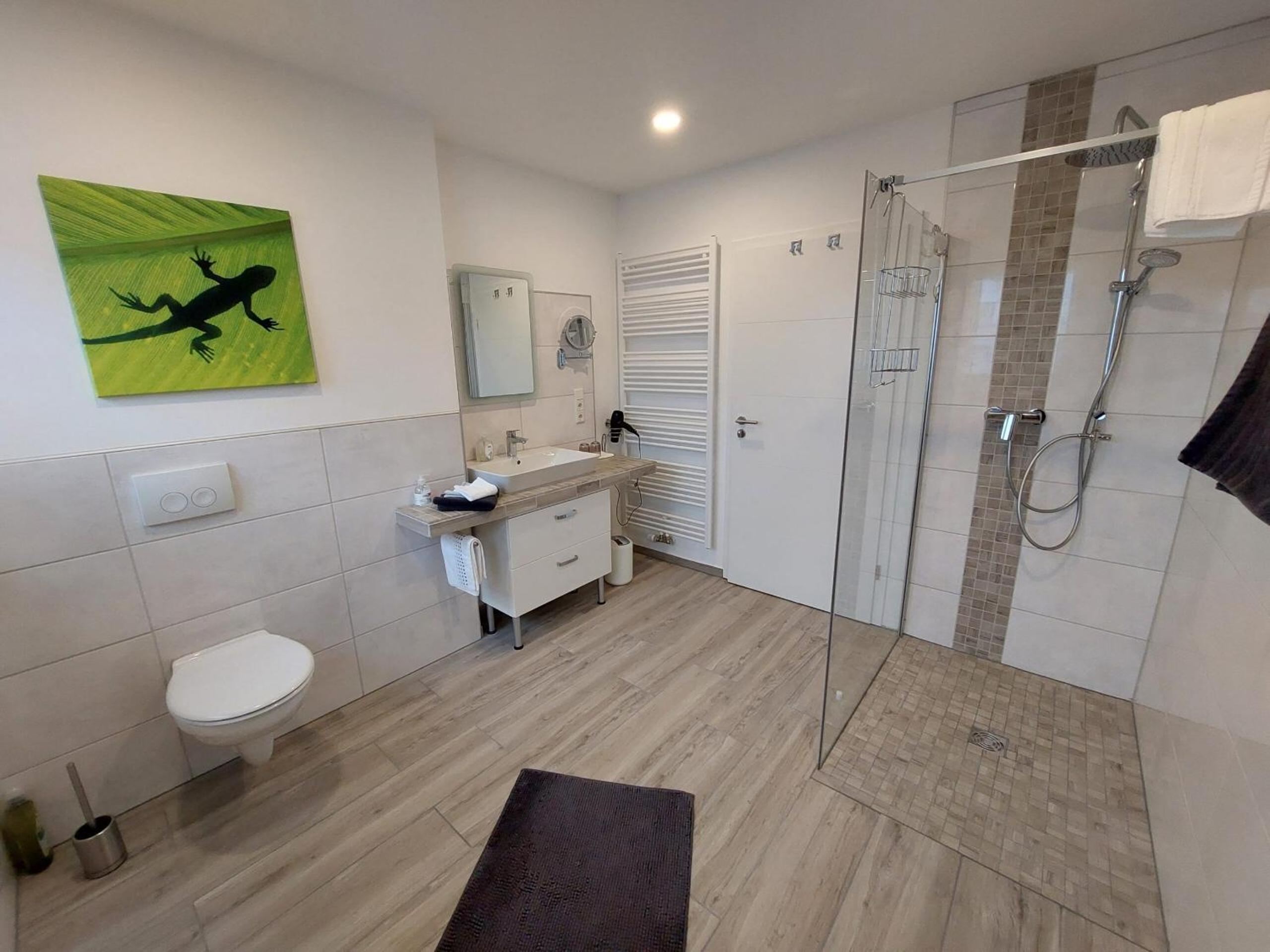 One-Bedroom Apartment with Balcony photo 2