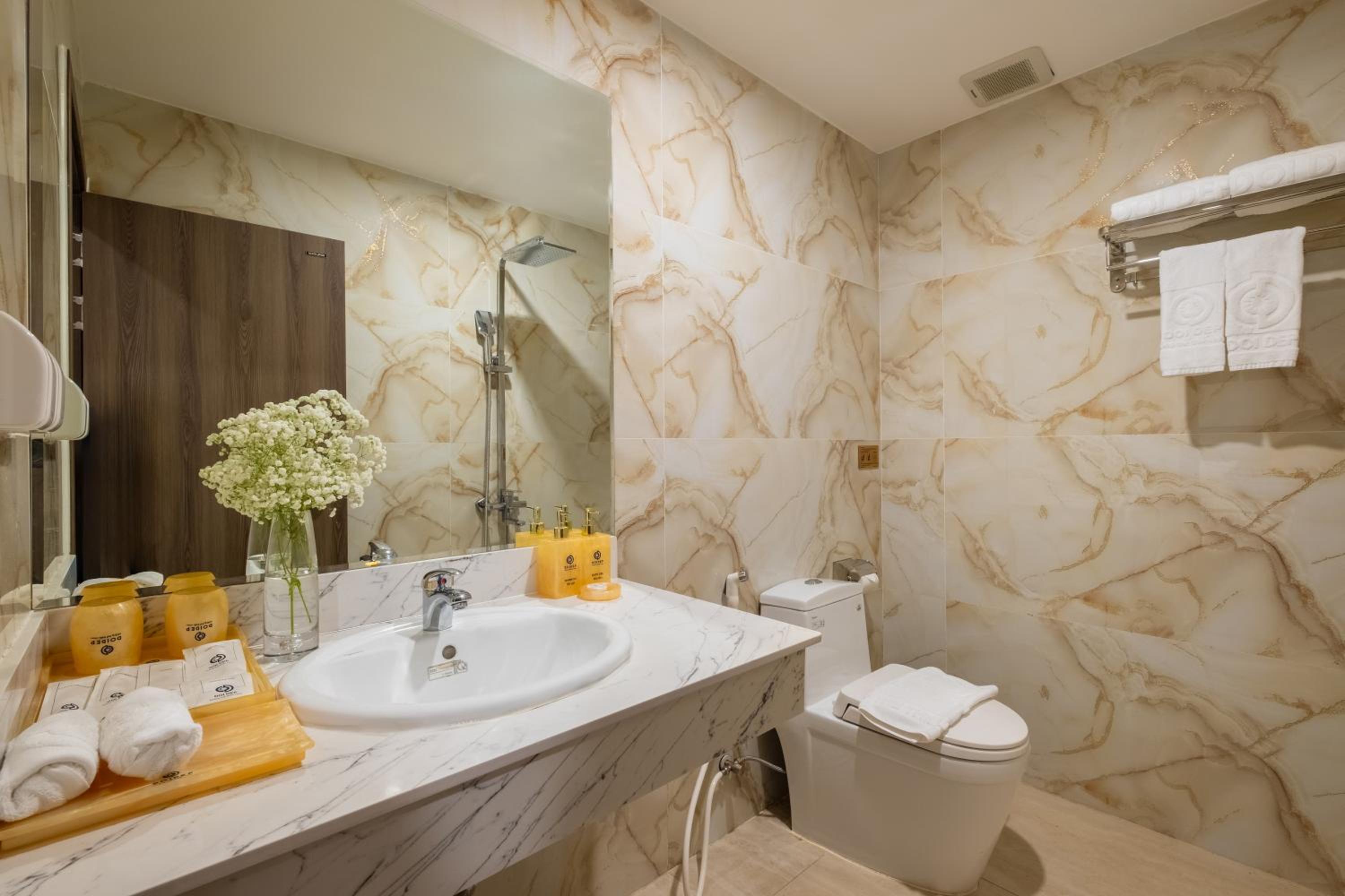 Queen Room - Photo 6