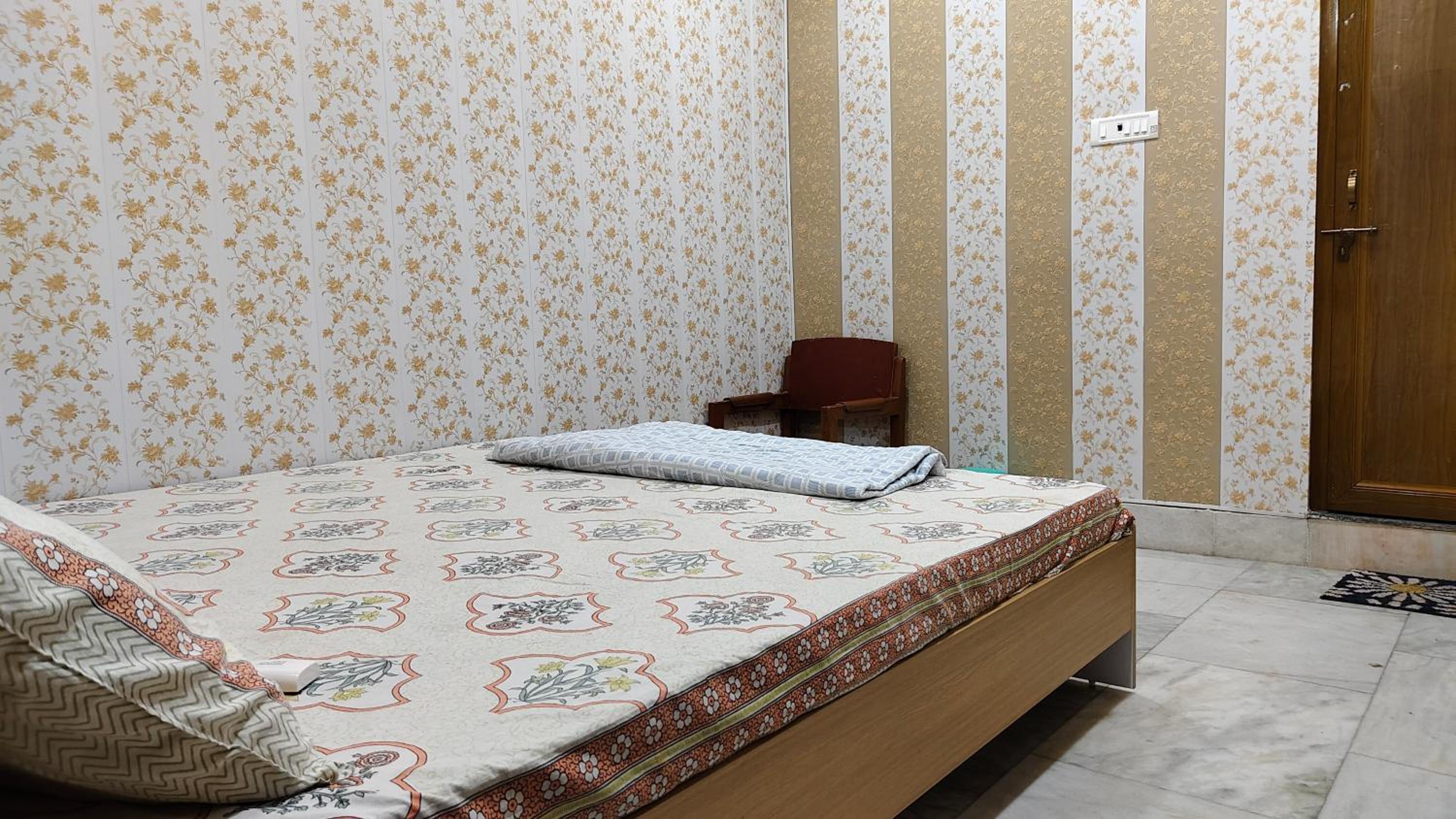 Deluxe Double Room (2 Adults + 1 Child) photo 1