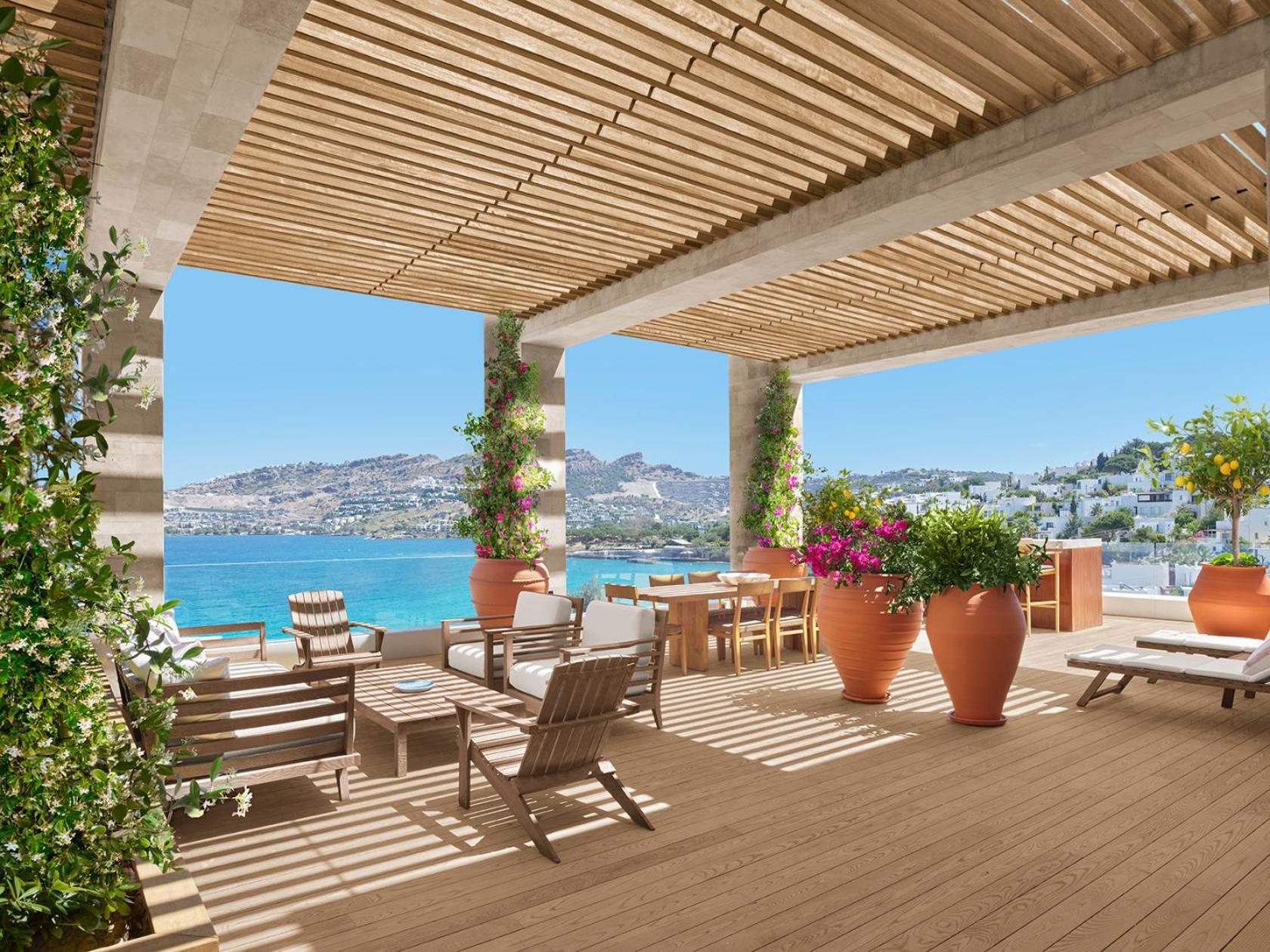 Superior One-Bedroom King Suite with Sea view and Balcony thumbnail 5