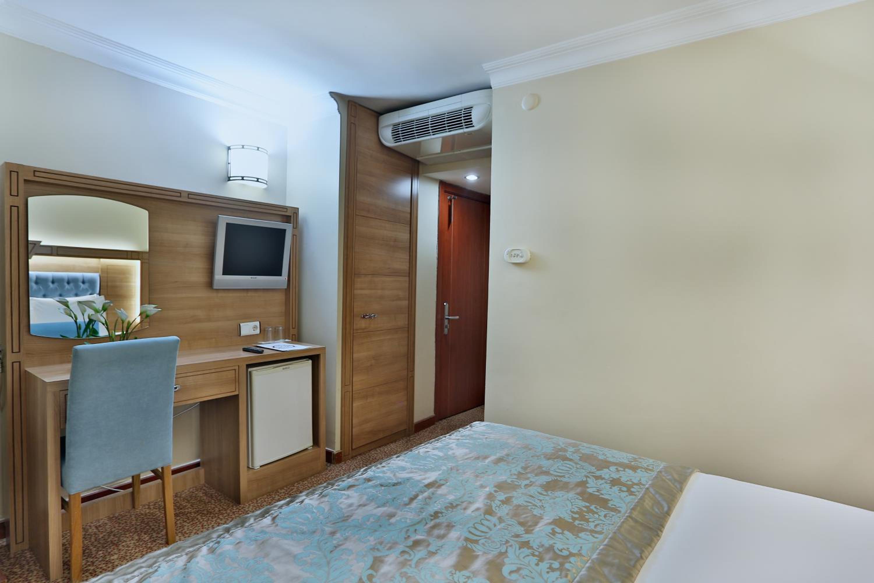 Double or Twin Room photo 2