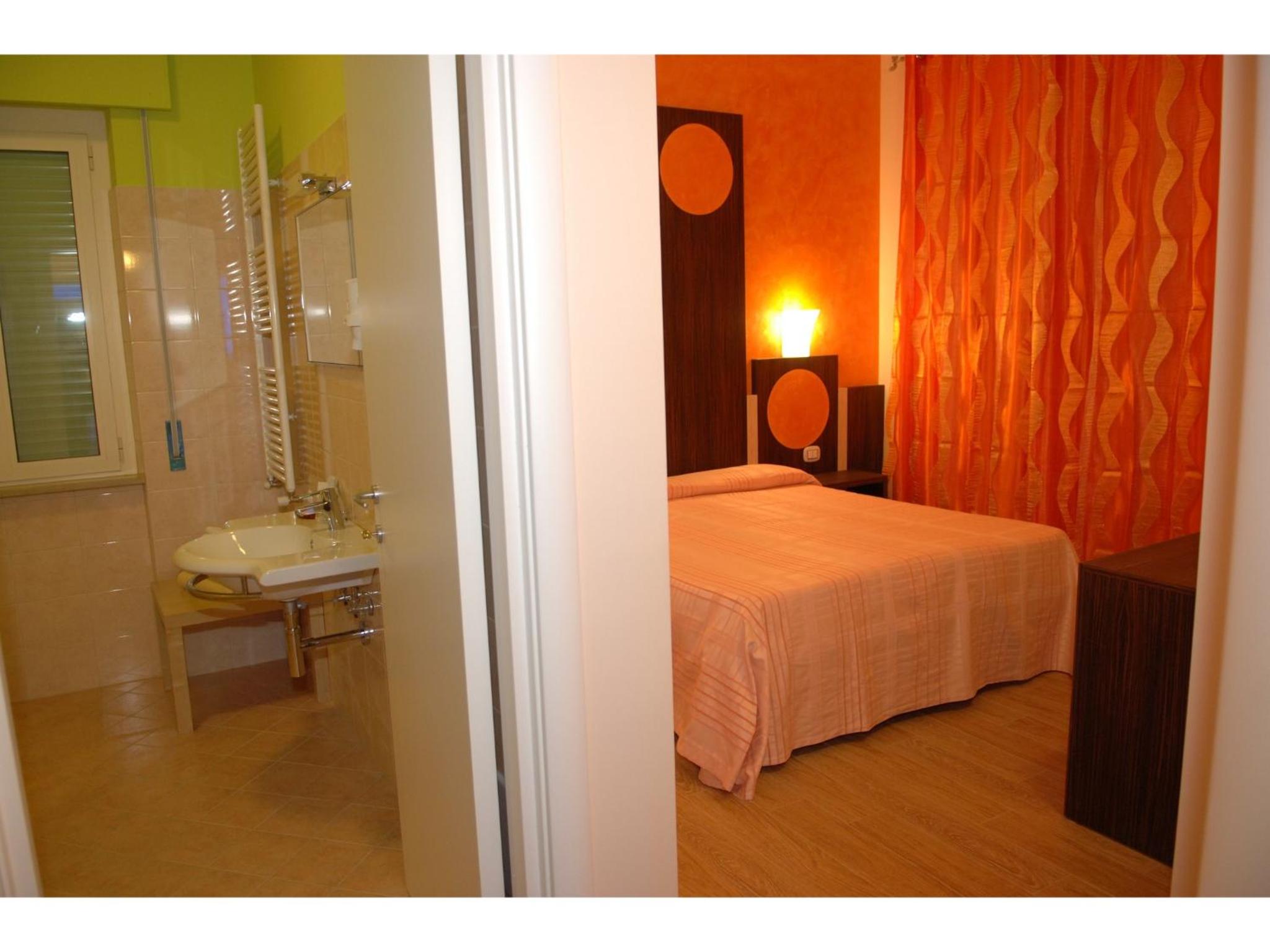 Double or Twin Room - Photo 3