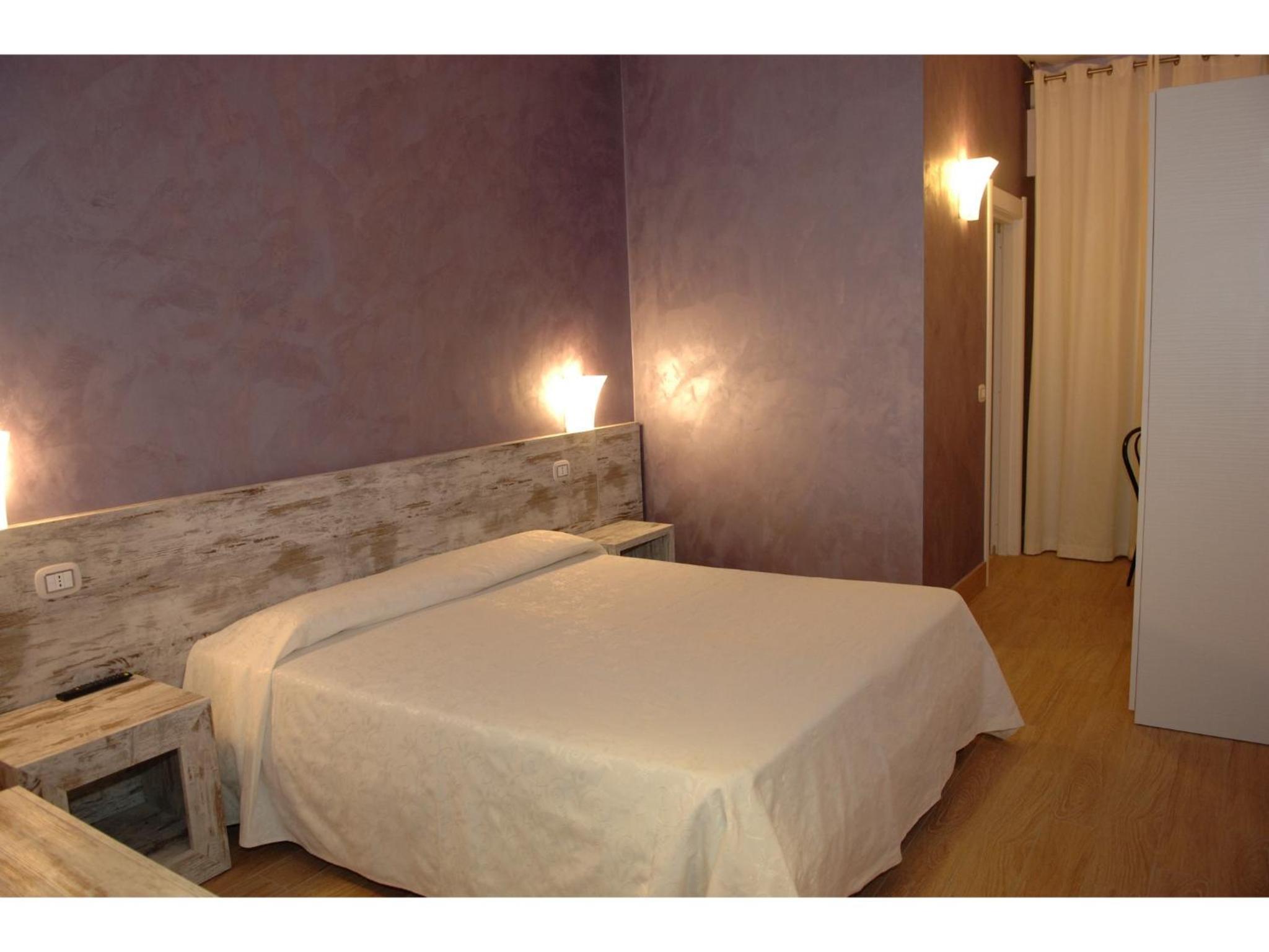 Double or Twin Room - Photo 1