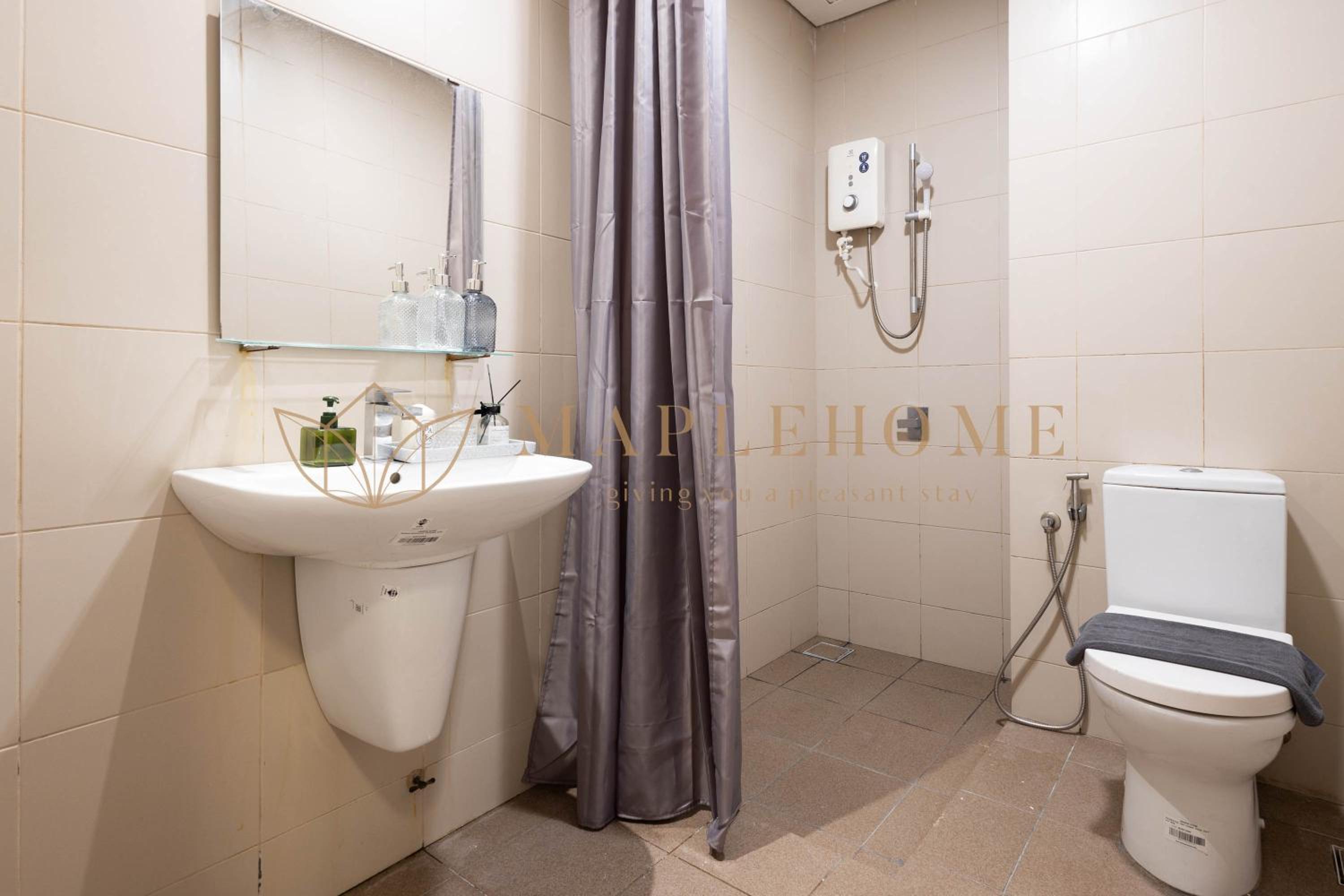 Deluxe Queen Suite - Photo 8
