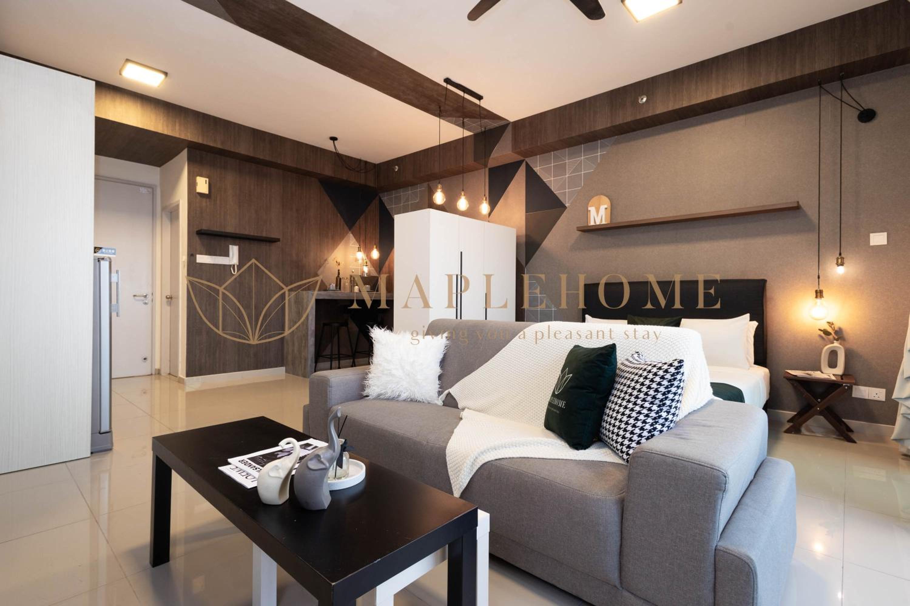 Deluxe Queen Suite - Photo 1