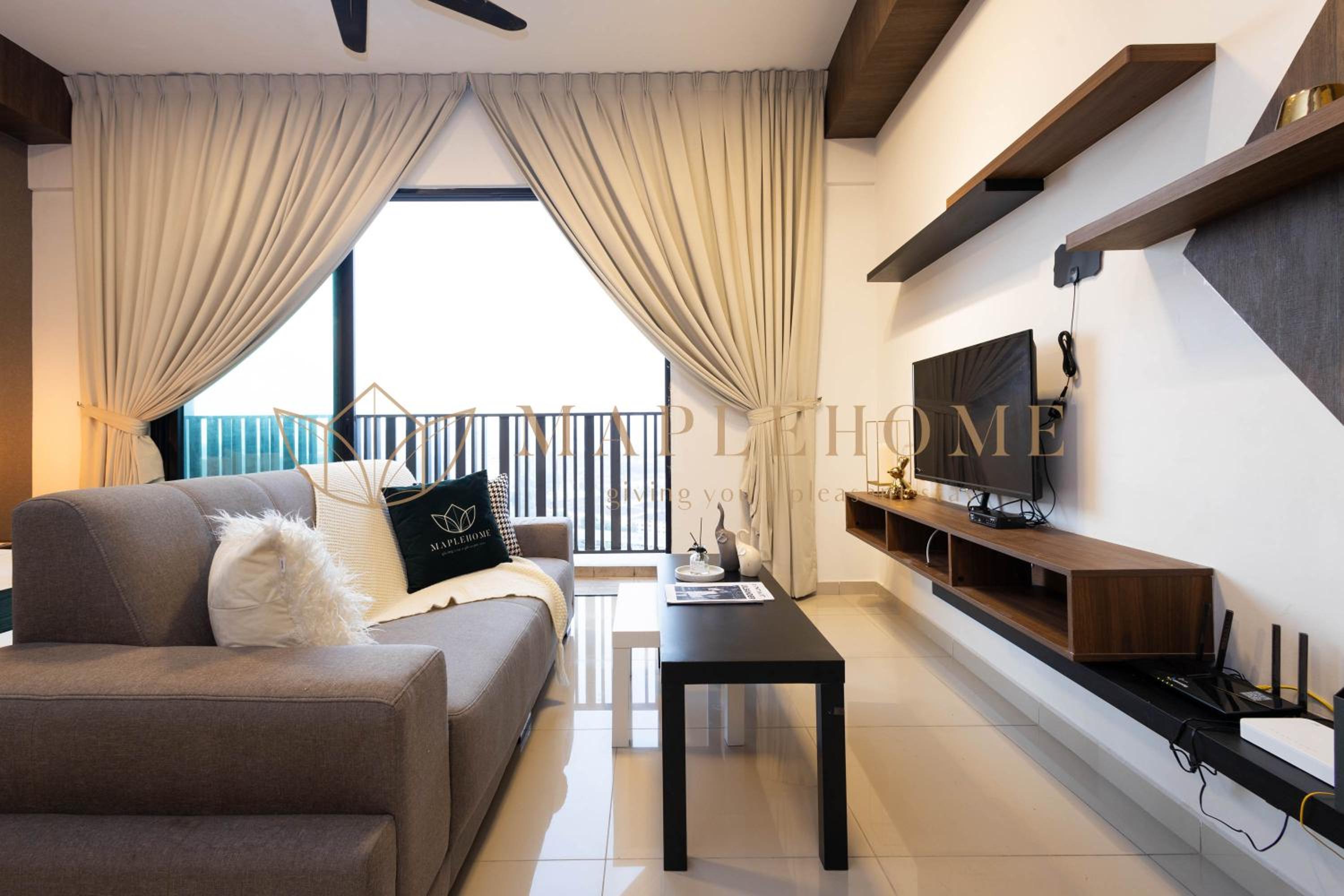 Deluxe Queen Suite - Photo 3