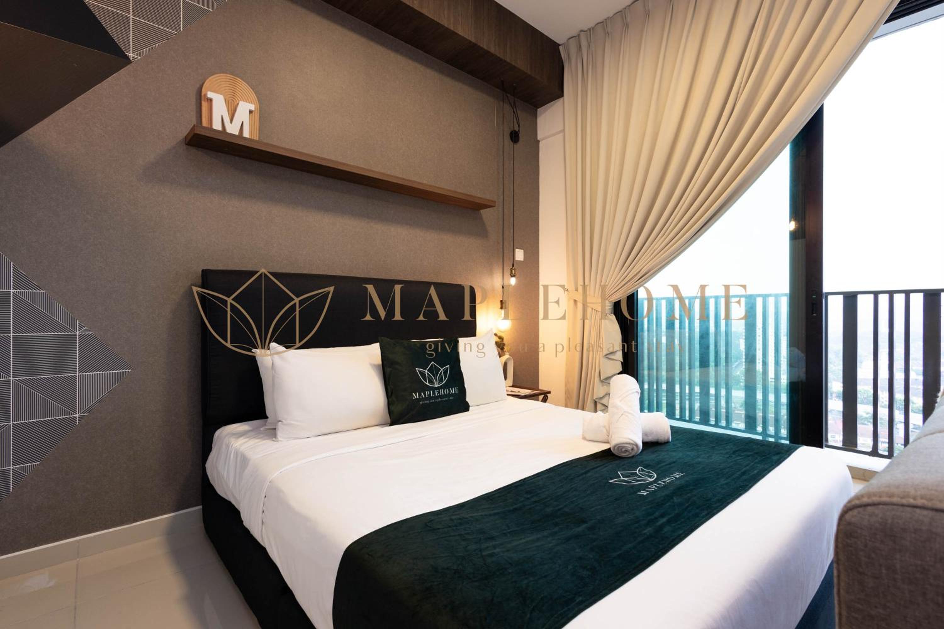 Deluxe Queen Suite - Photo 5