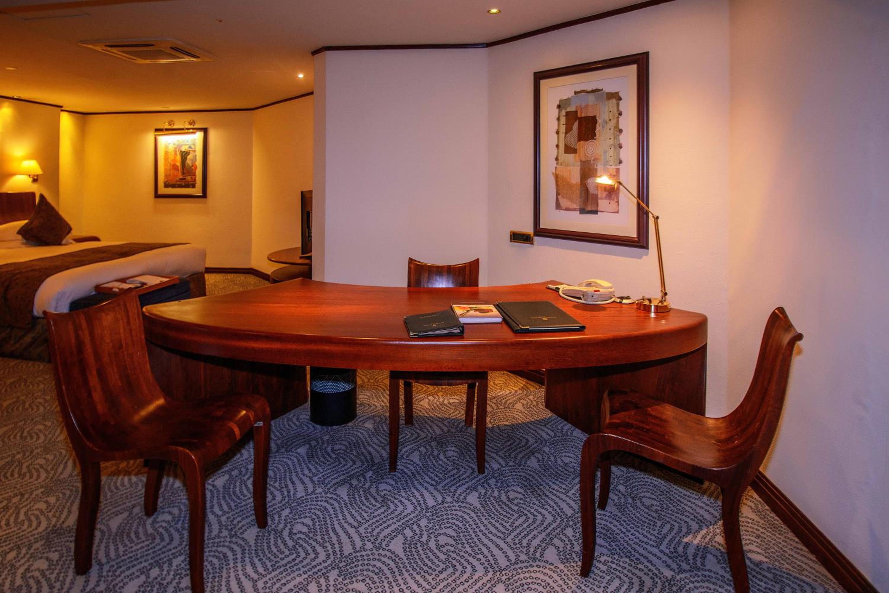 Junior Suite with Balcony photo 2