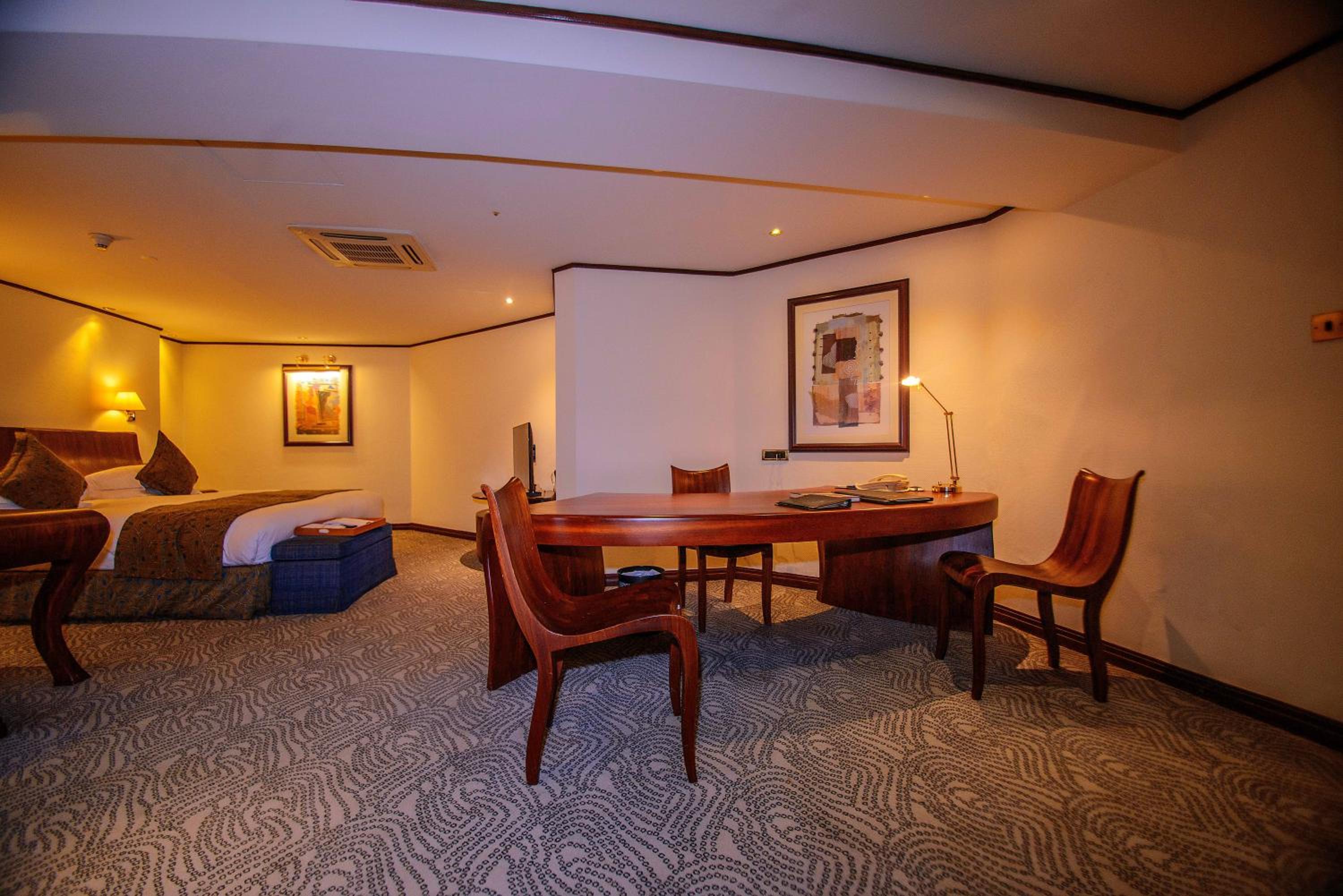 Junior Suite with Balcony photo 1
