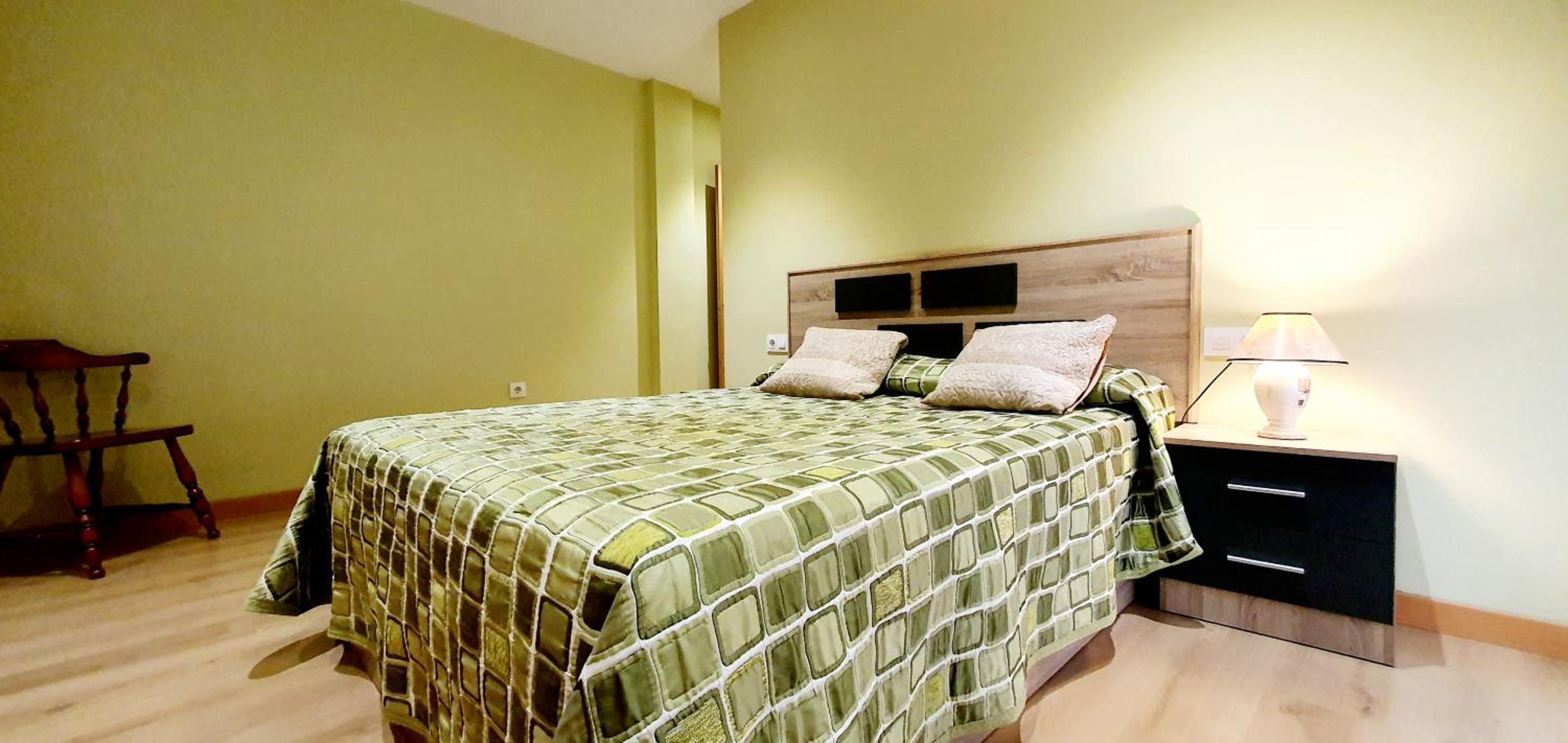 Three-Bedroom Apartment - Photo 4