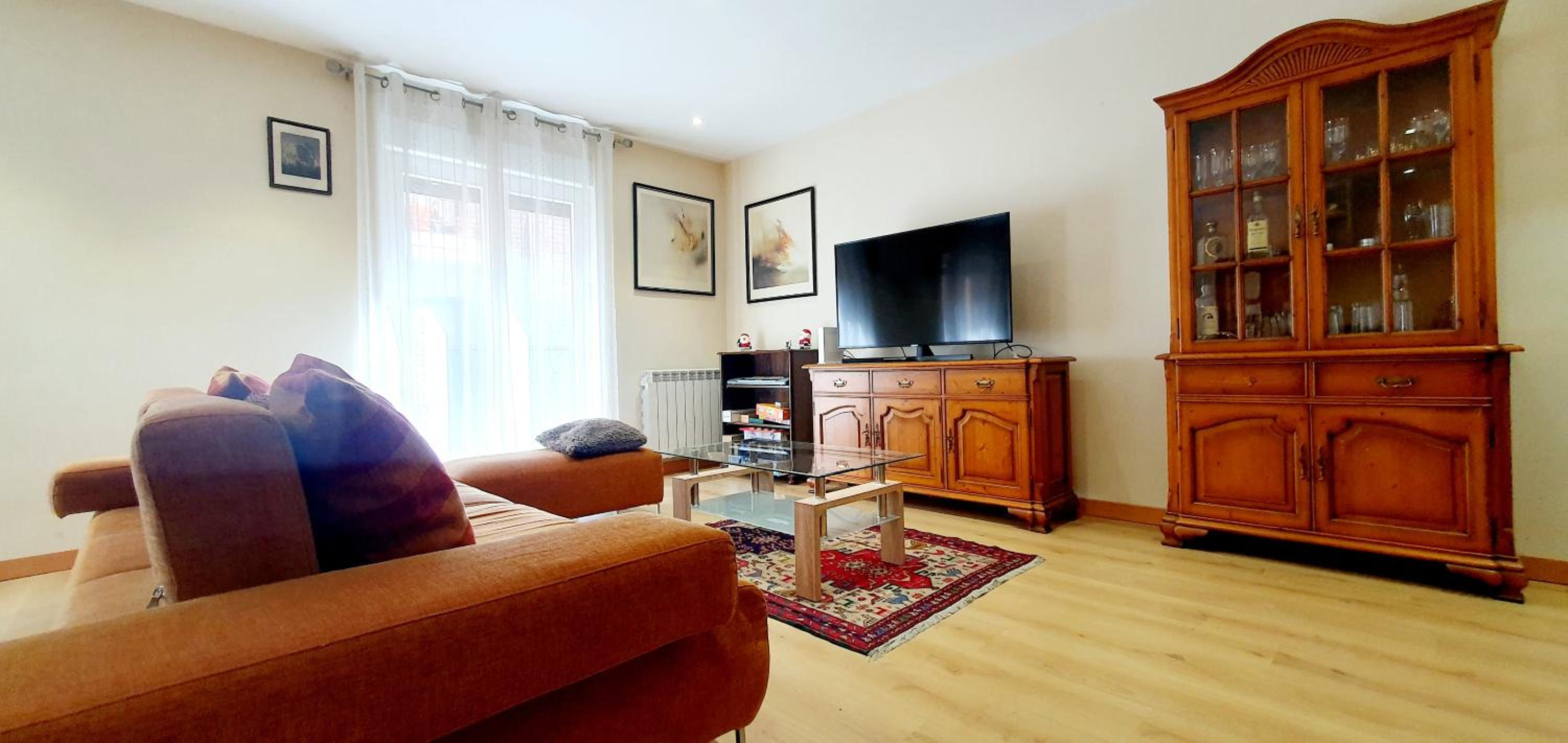 Three-Bedroom Apartment - Photo 10