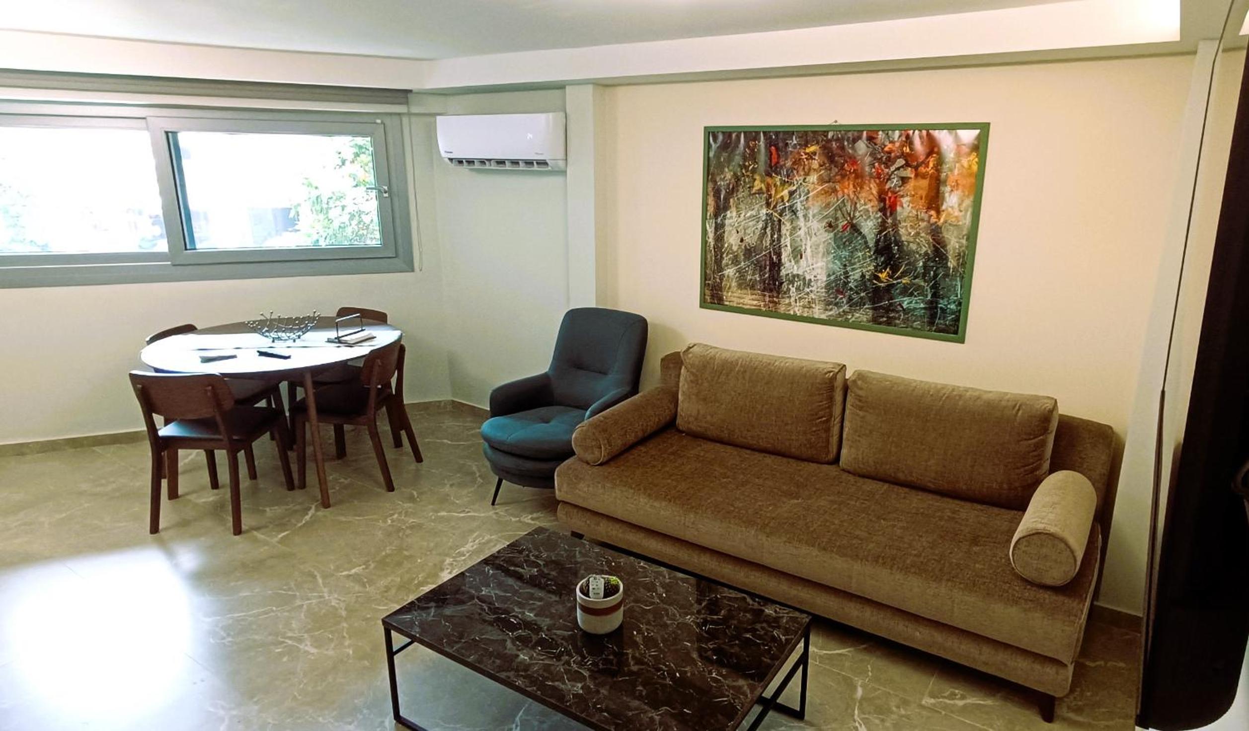 One-Bedroom Apartment photo 3
