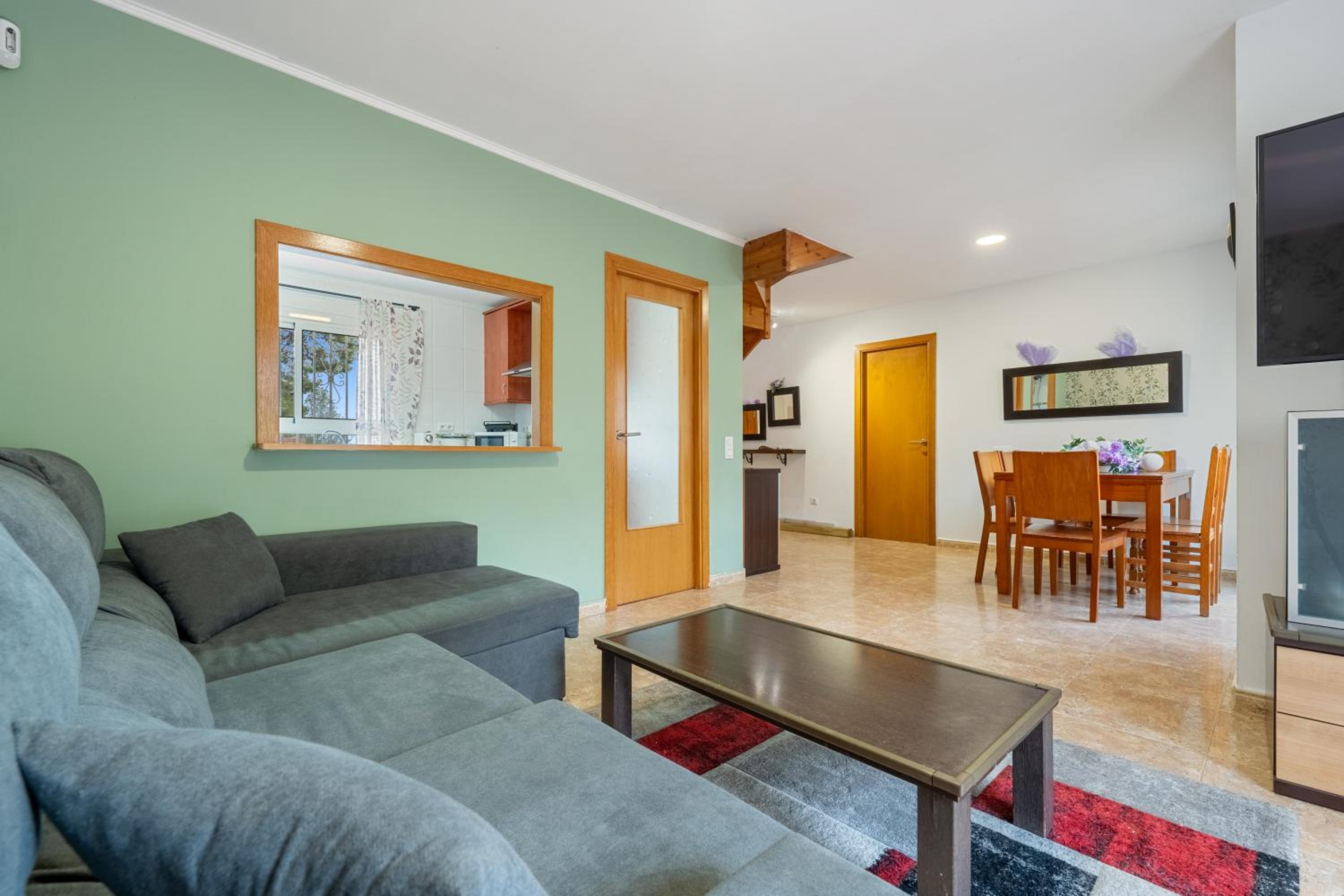 Three-Bedroom House photo 3