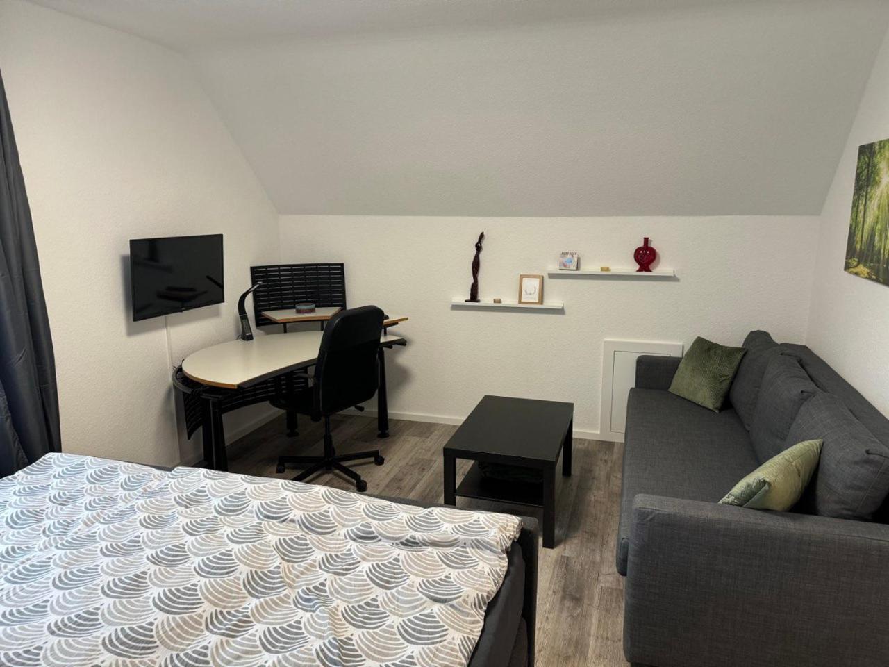 One-Bedroom Apartment photo 2