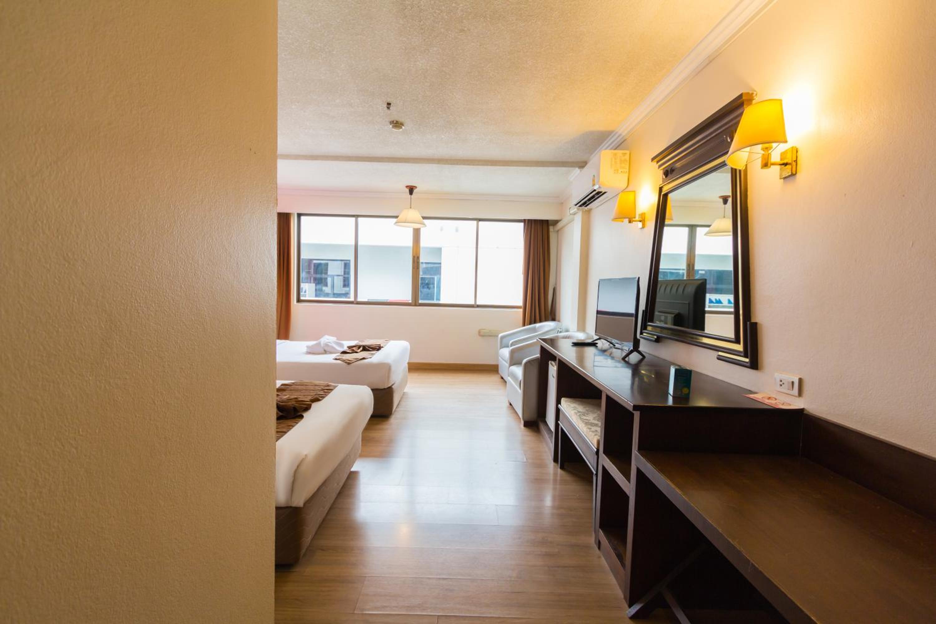 Superior Twin Room - Photo 11