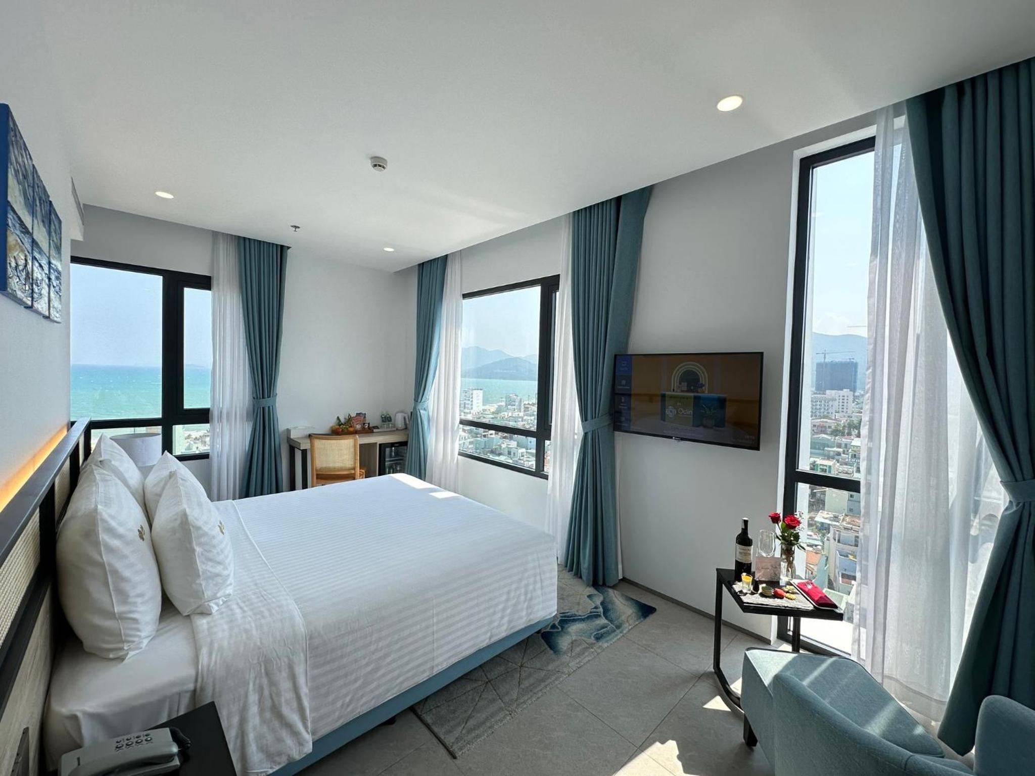 Suite with Sea View - Photo 12