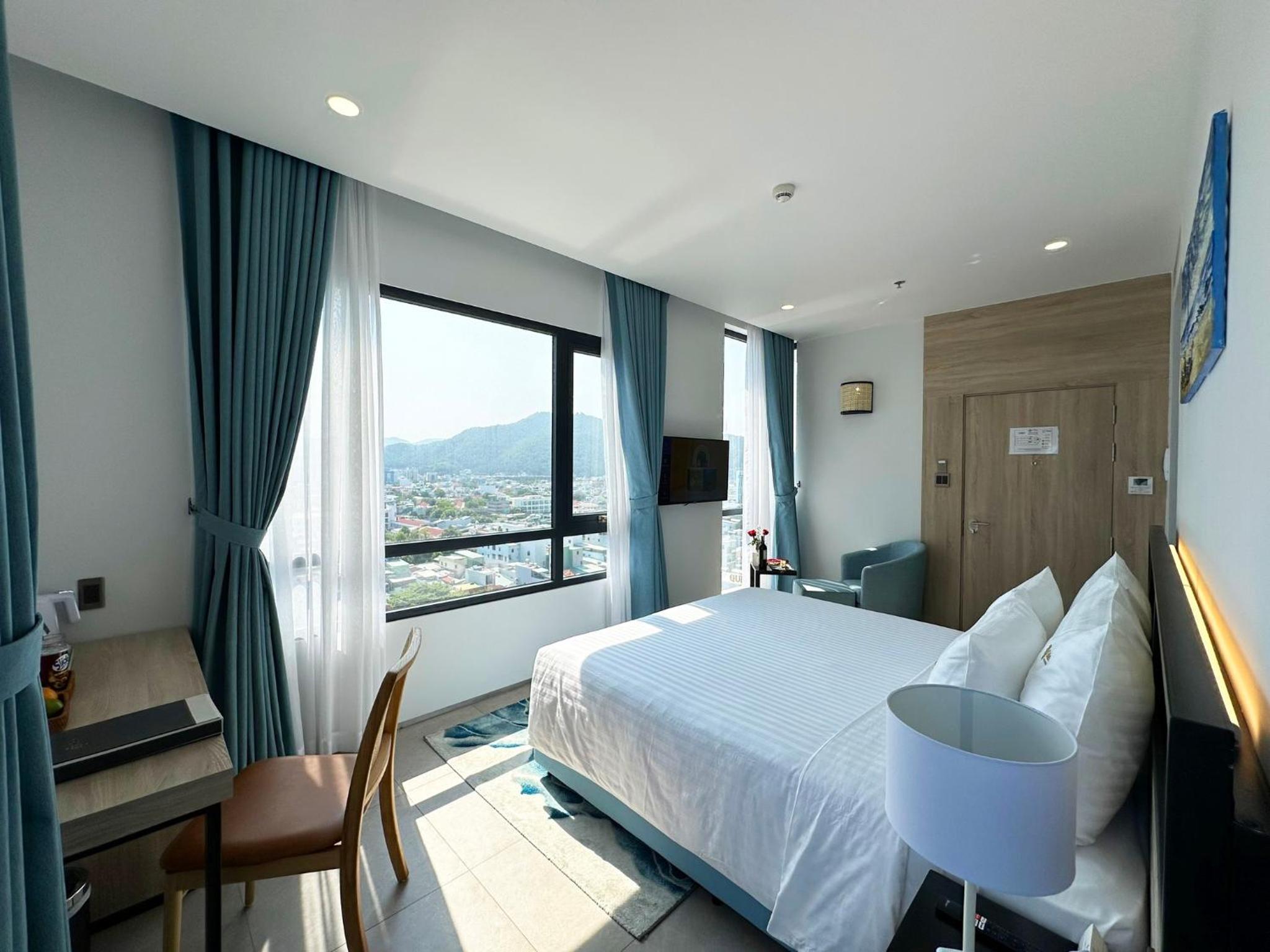 Suite with Sea View - Photo 13