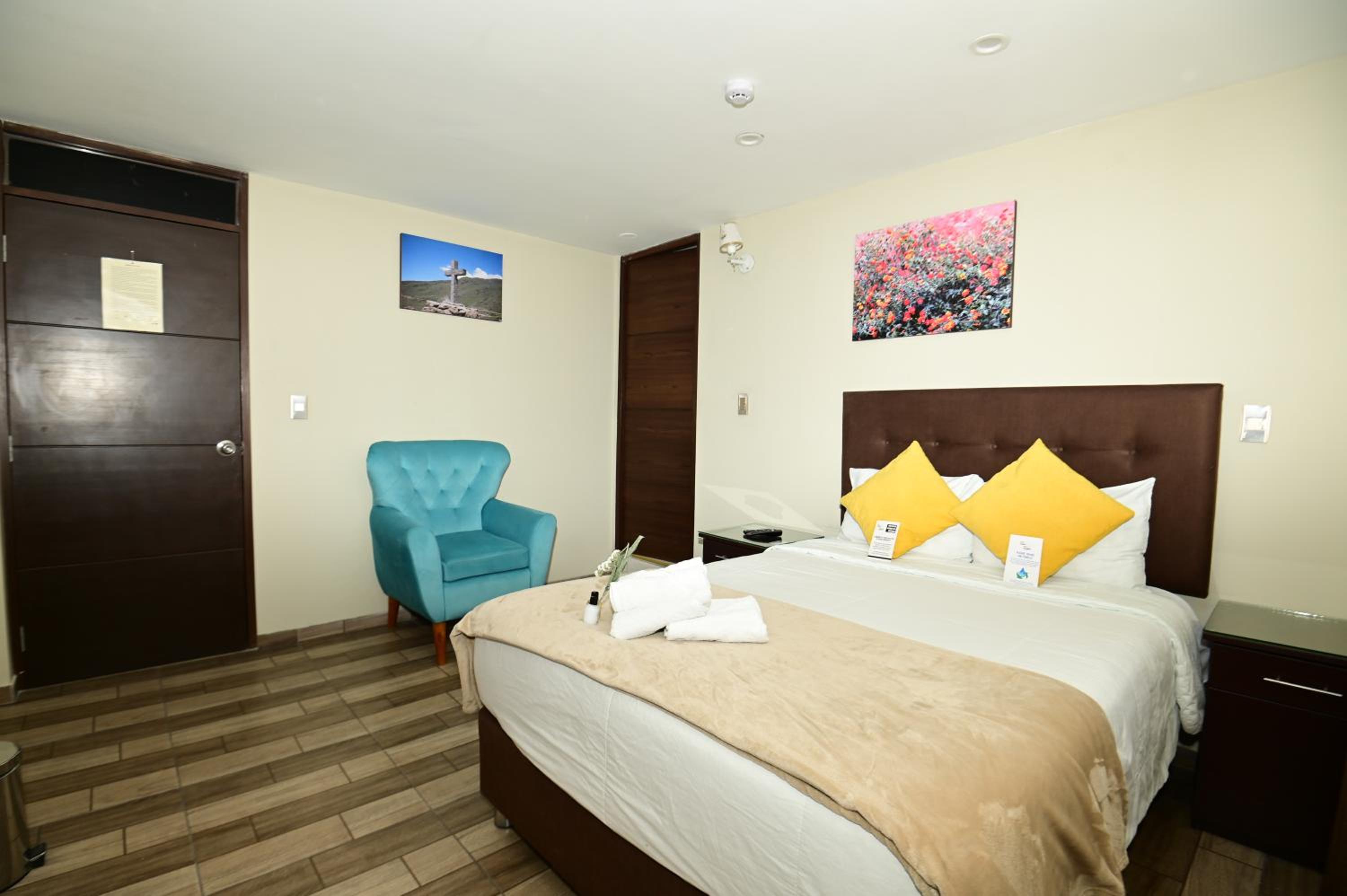 Double Room with Private Bathroom photo 2