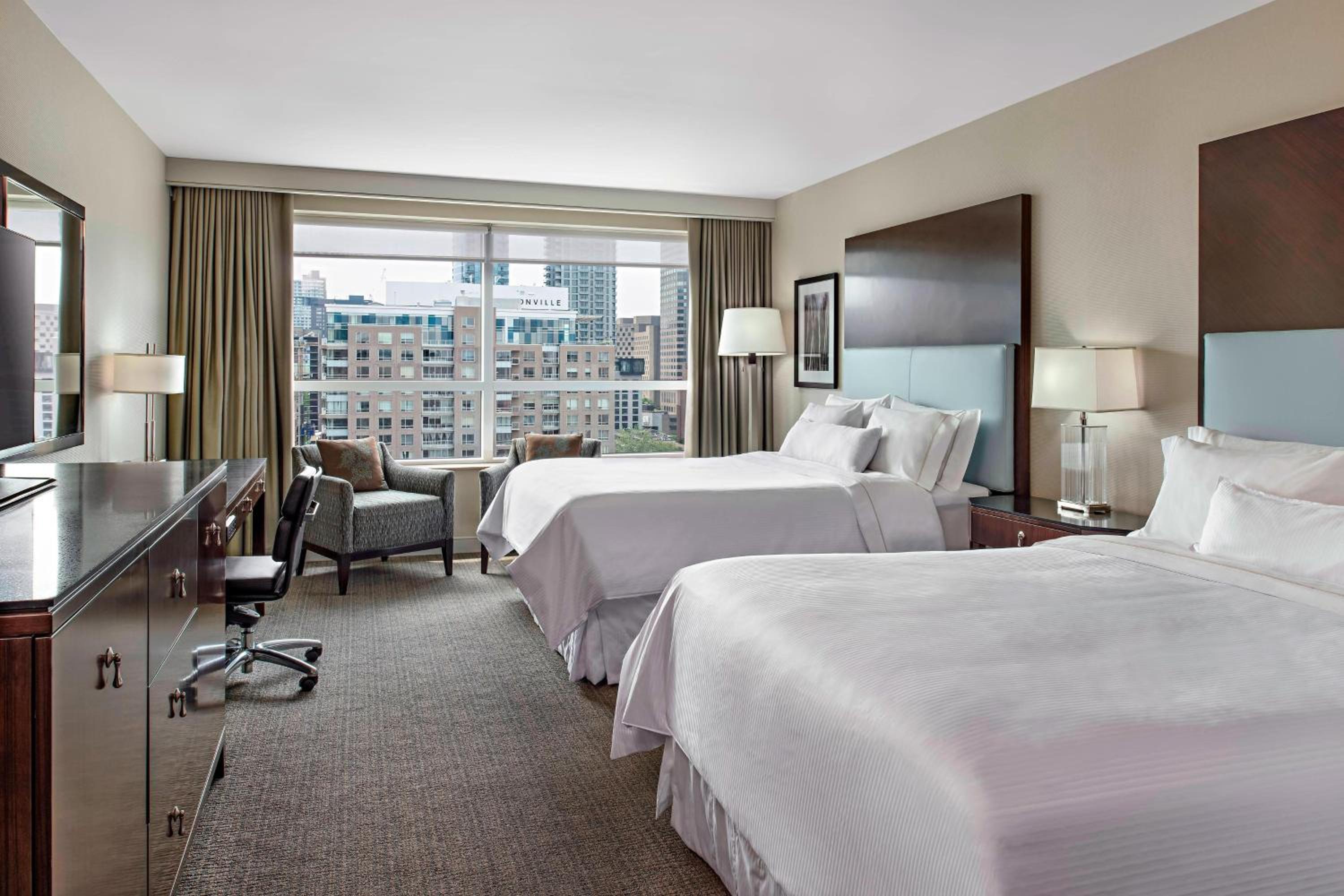 Double City View, Guest room, 2 Queen, City view, High floor - Photo 2
