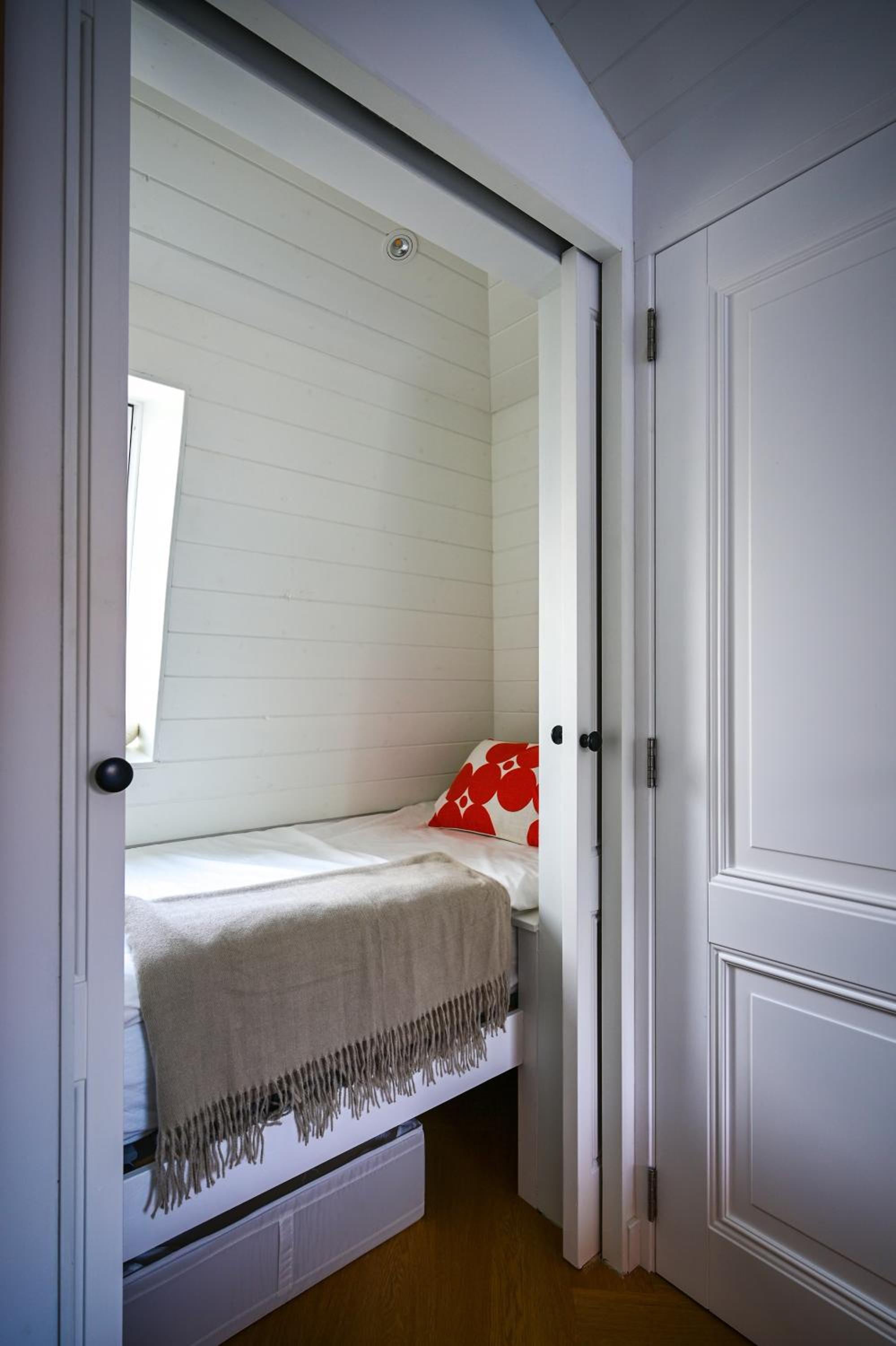 One-Bedroom House photo 1