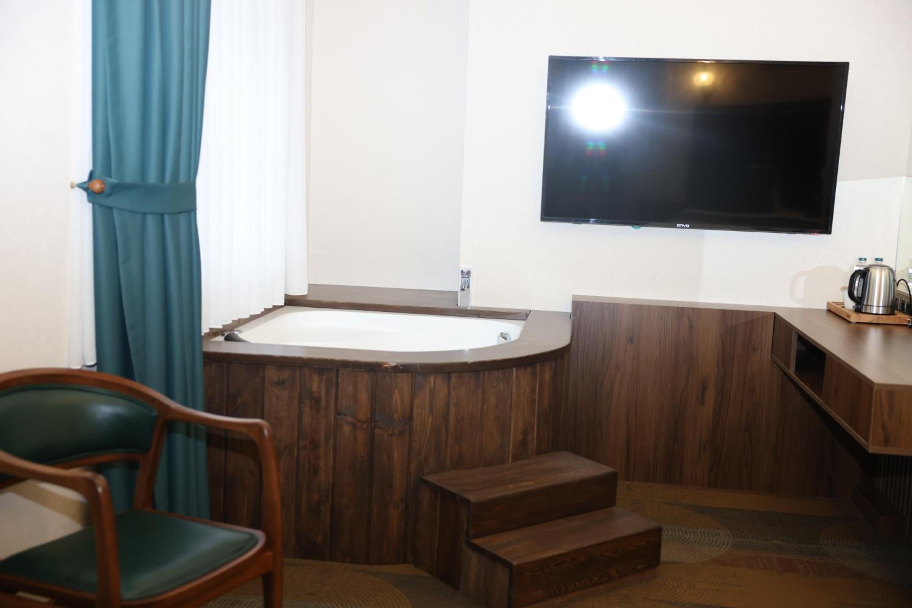Deluxe Junior Suite